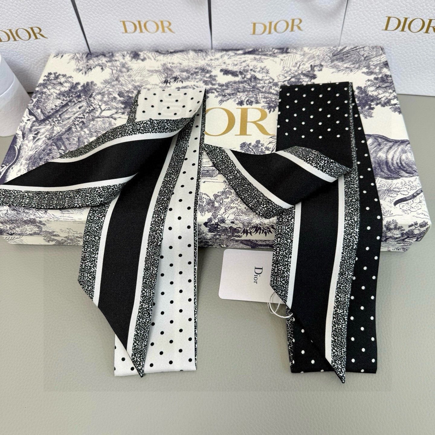 CD Twilly Mini Scarf 105cm Black Mulberry Silk 957049