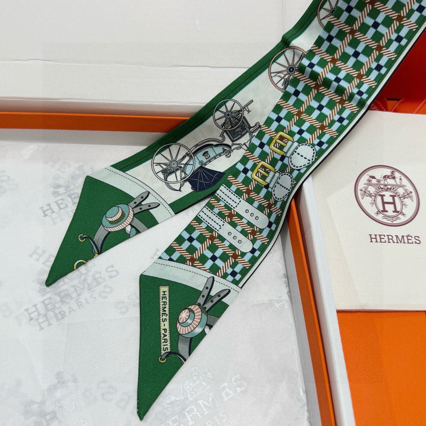 HM Twilly Mini Scarf 86CM Green Mulberry Silk 968840