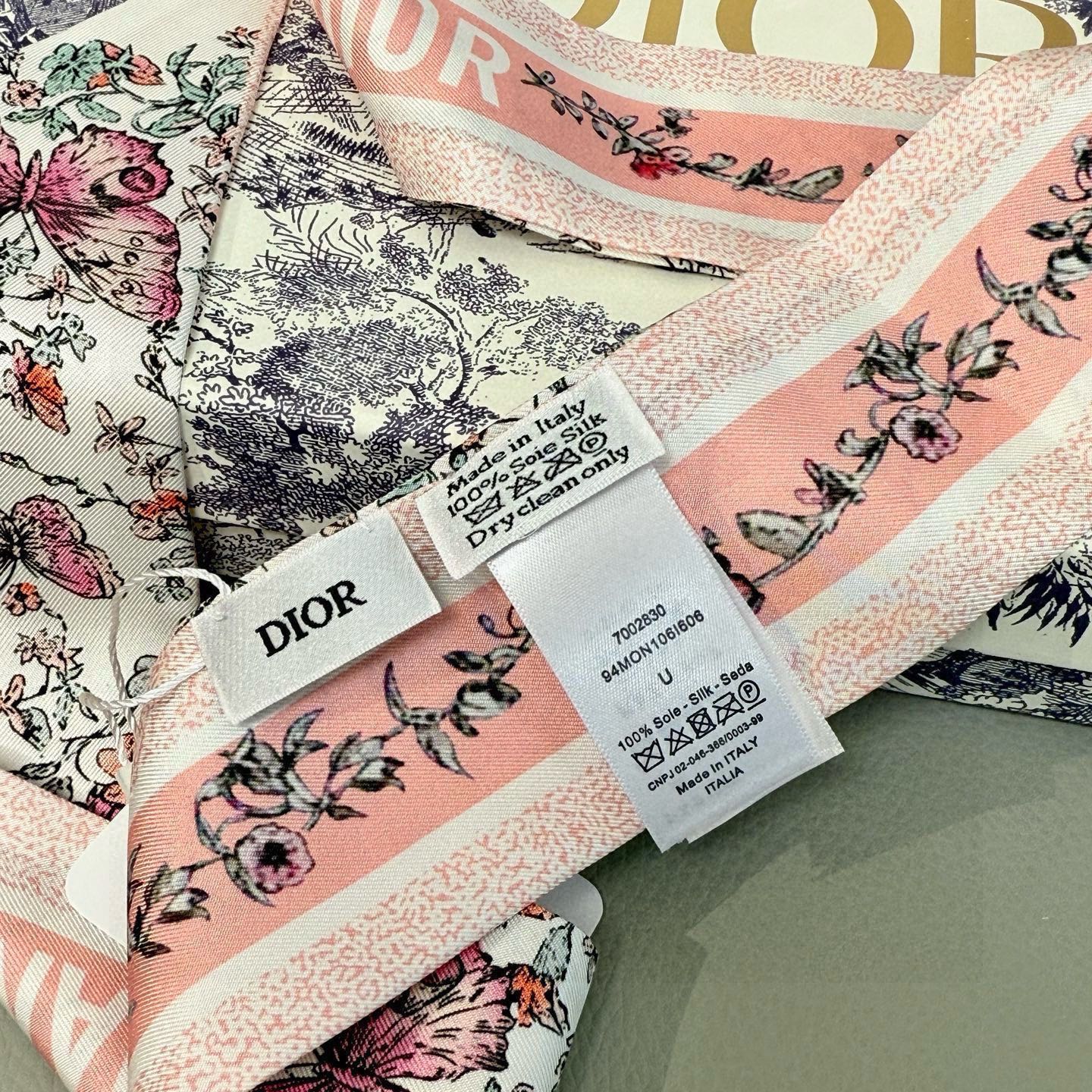 CD Twilly Mini Scarf 105cm Light Pink Colorful Mulberry Silk 969062