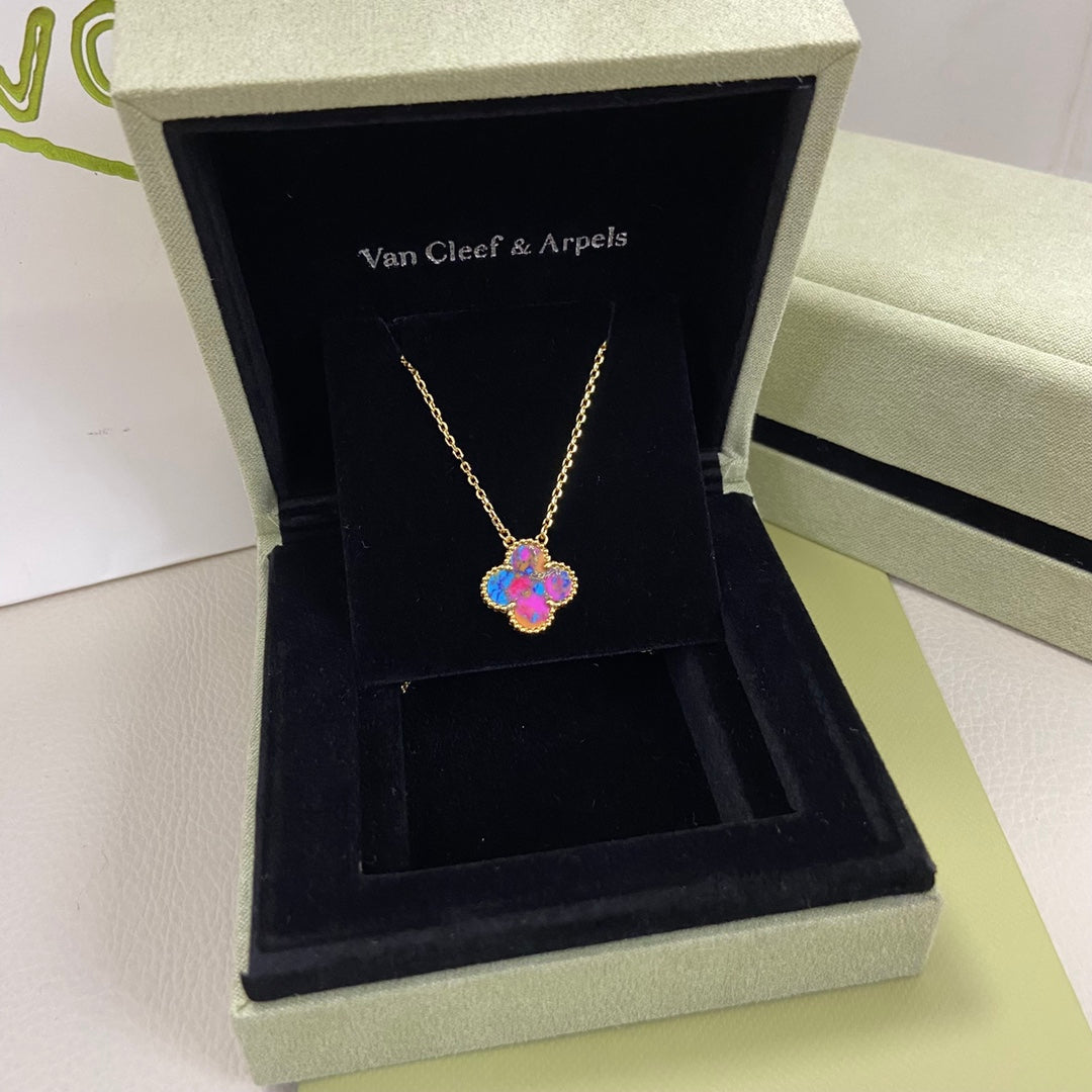 VCA Clover Vintage Pink Mop Necklace