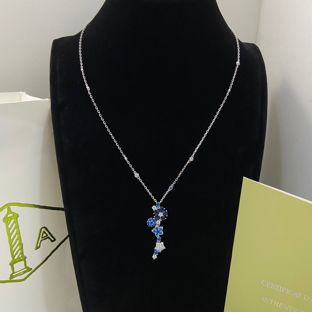 VCA Flower Pendant White Gold Diamond