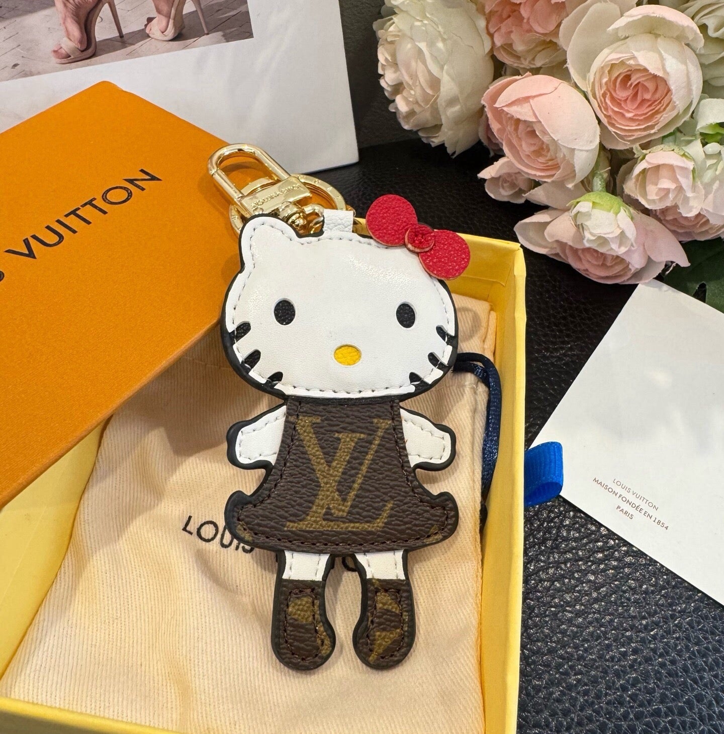 LV Hello Kitty Charm 381941