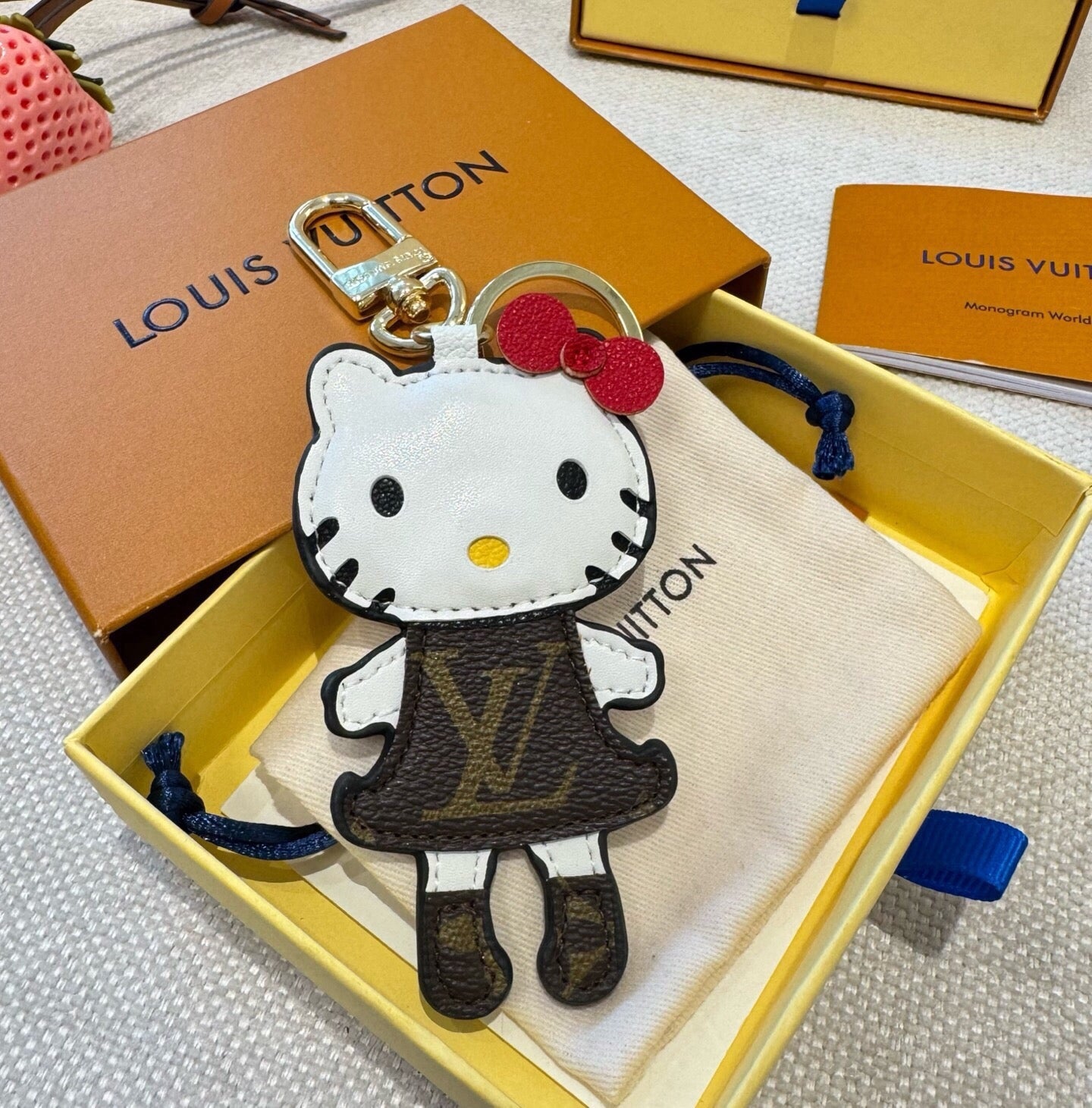 LV Hello Kitty Charm 381941