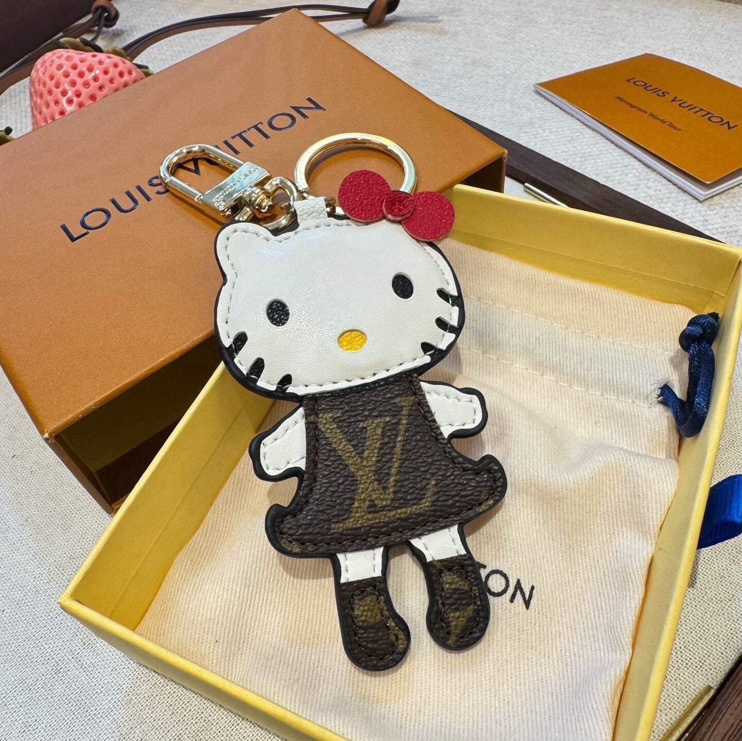 LV Hello Kitty Charm 381941