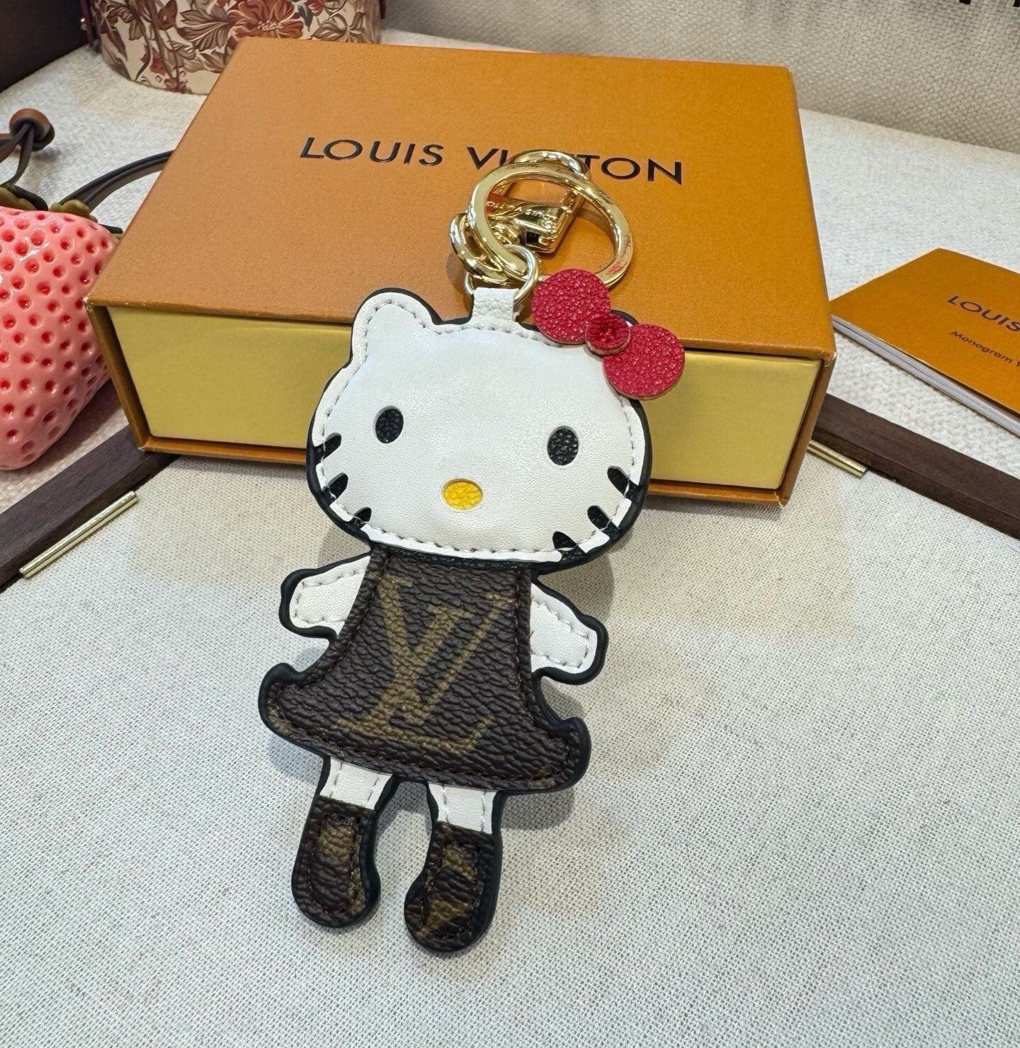 LV Hello Kitty Charm 381941