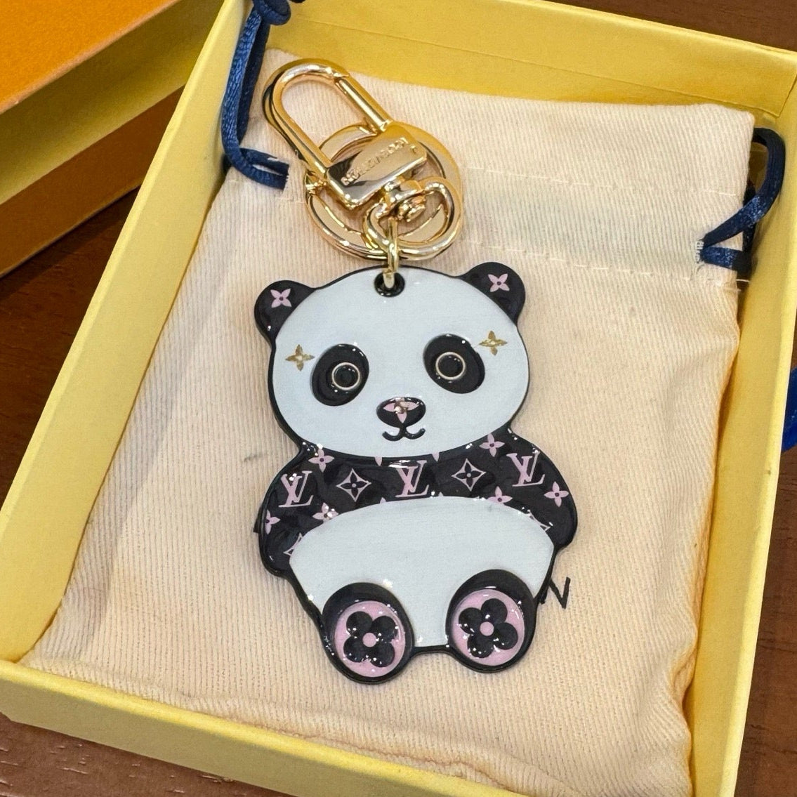 LV Panda Charm 387208