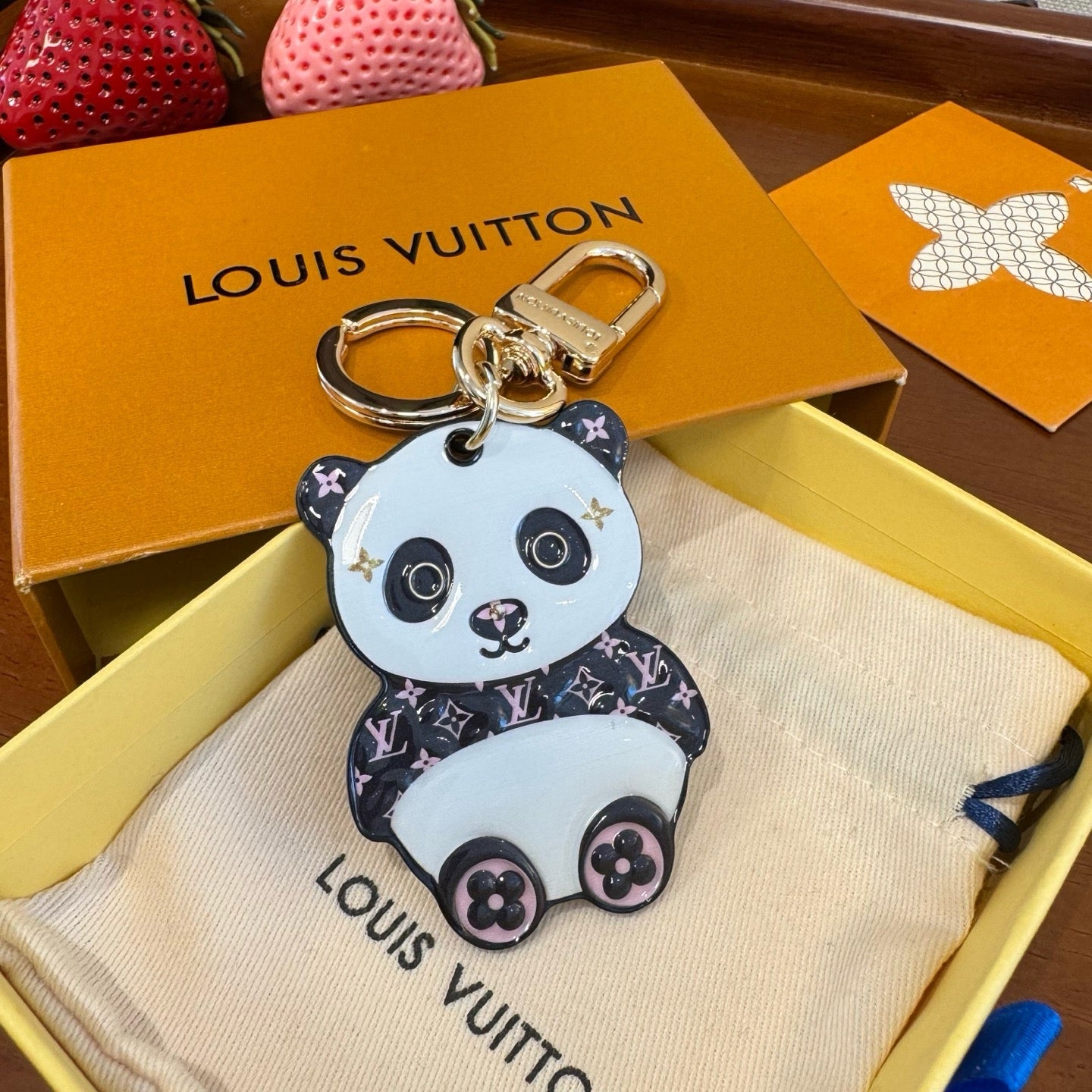 LV Panda Charm 387208