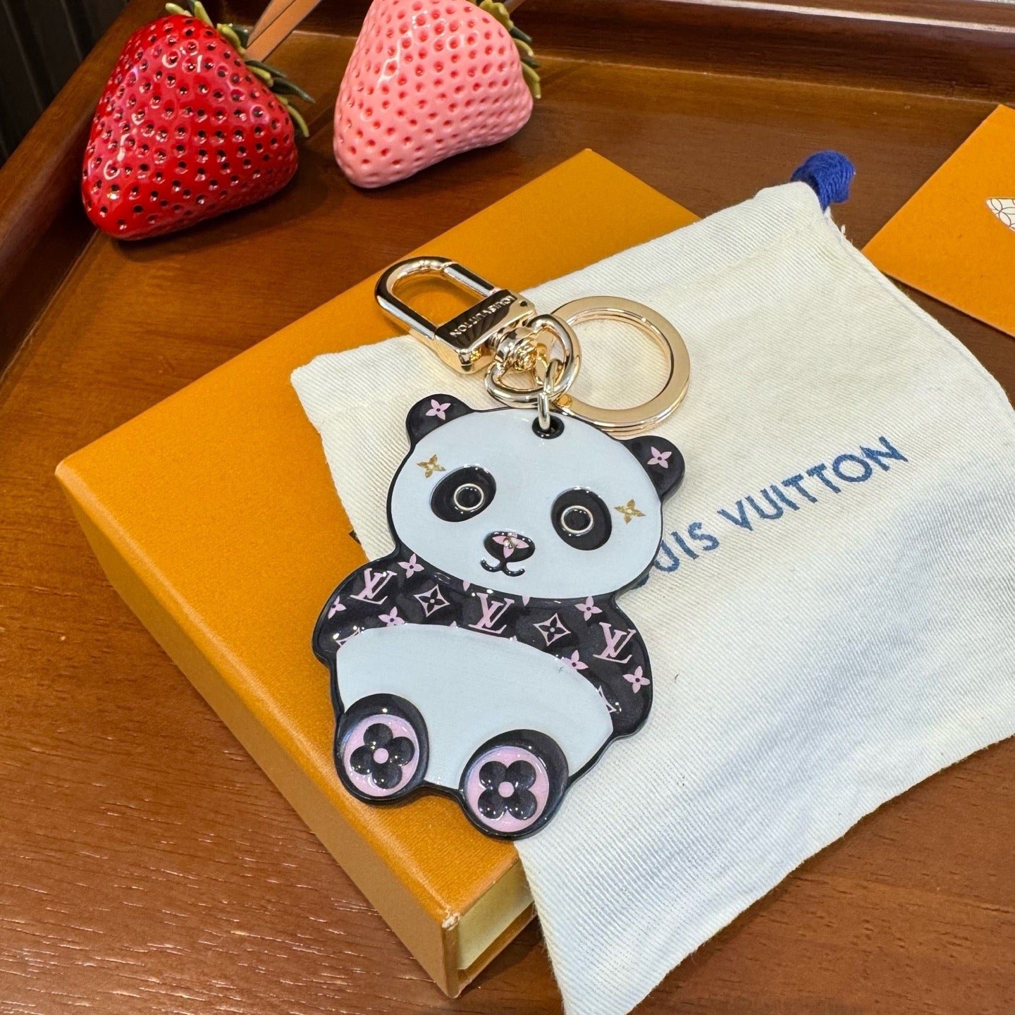LV Panda Charm 387208