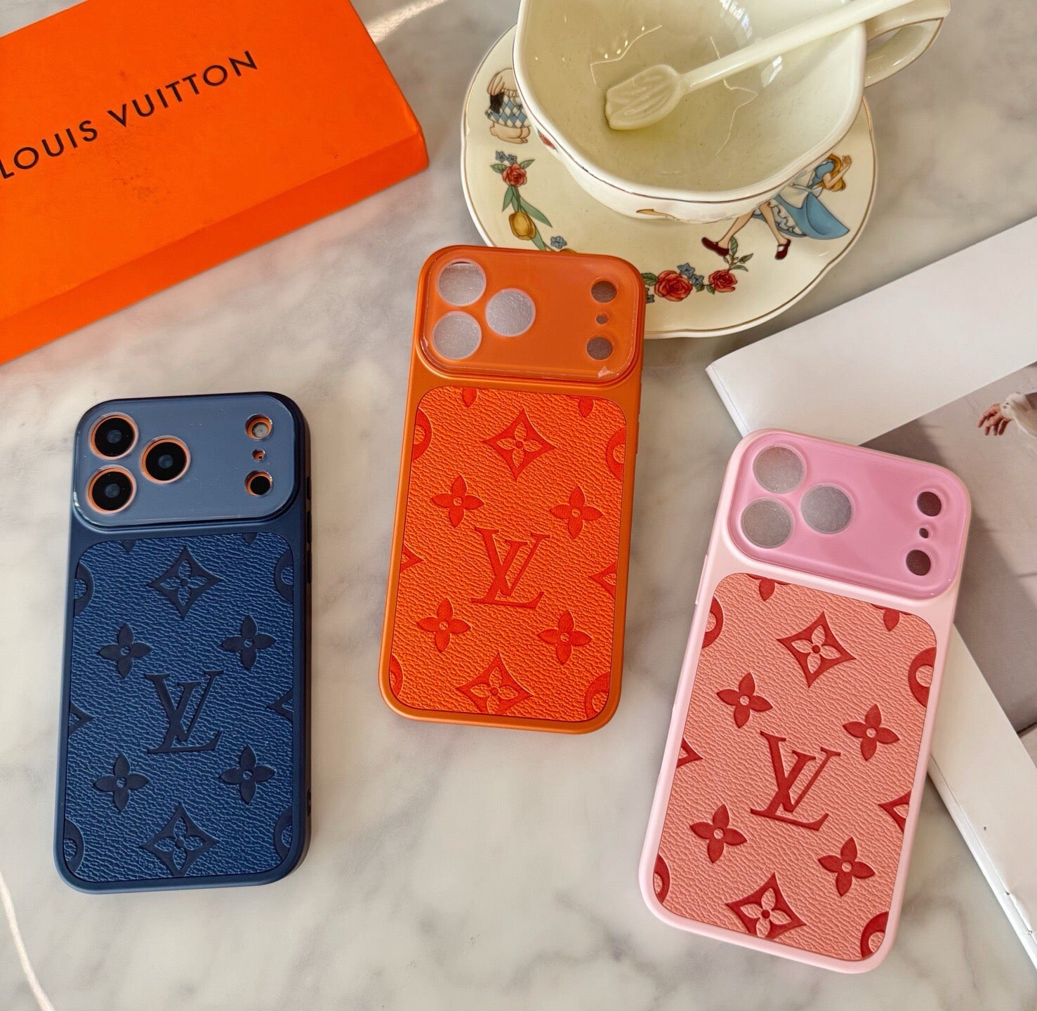 Louis Vuitton Monogram Instant Camera Phone Case 393909