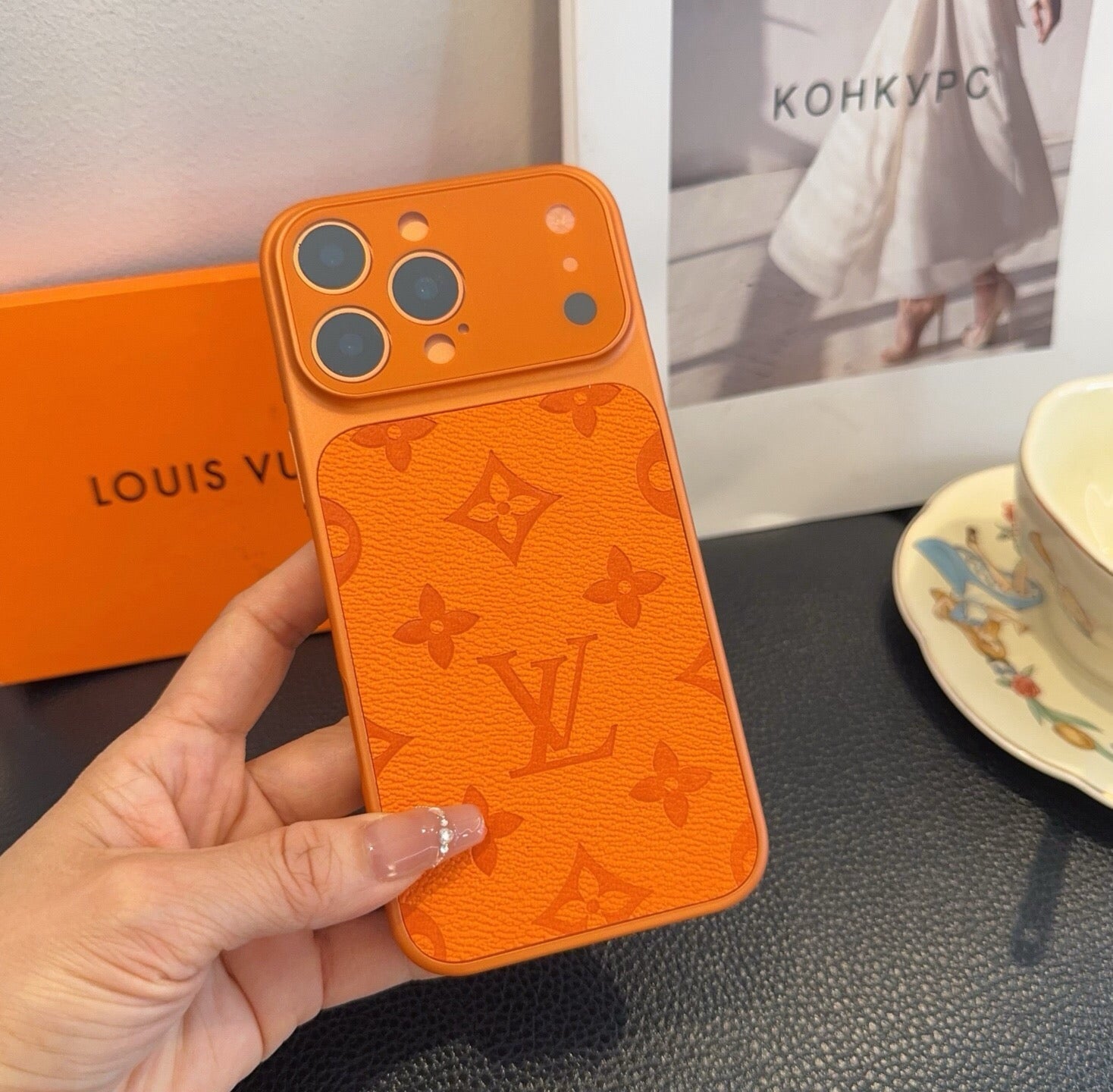 Louis Vuitton Monogram Instant Camera Phone Case 393909