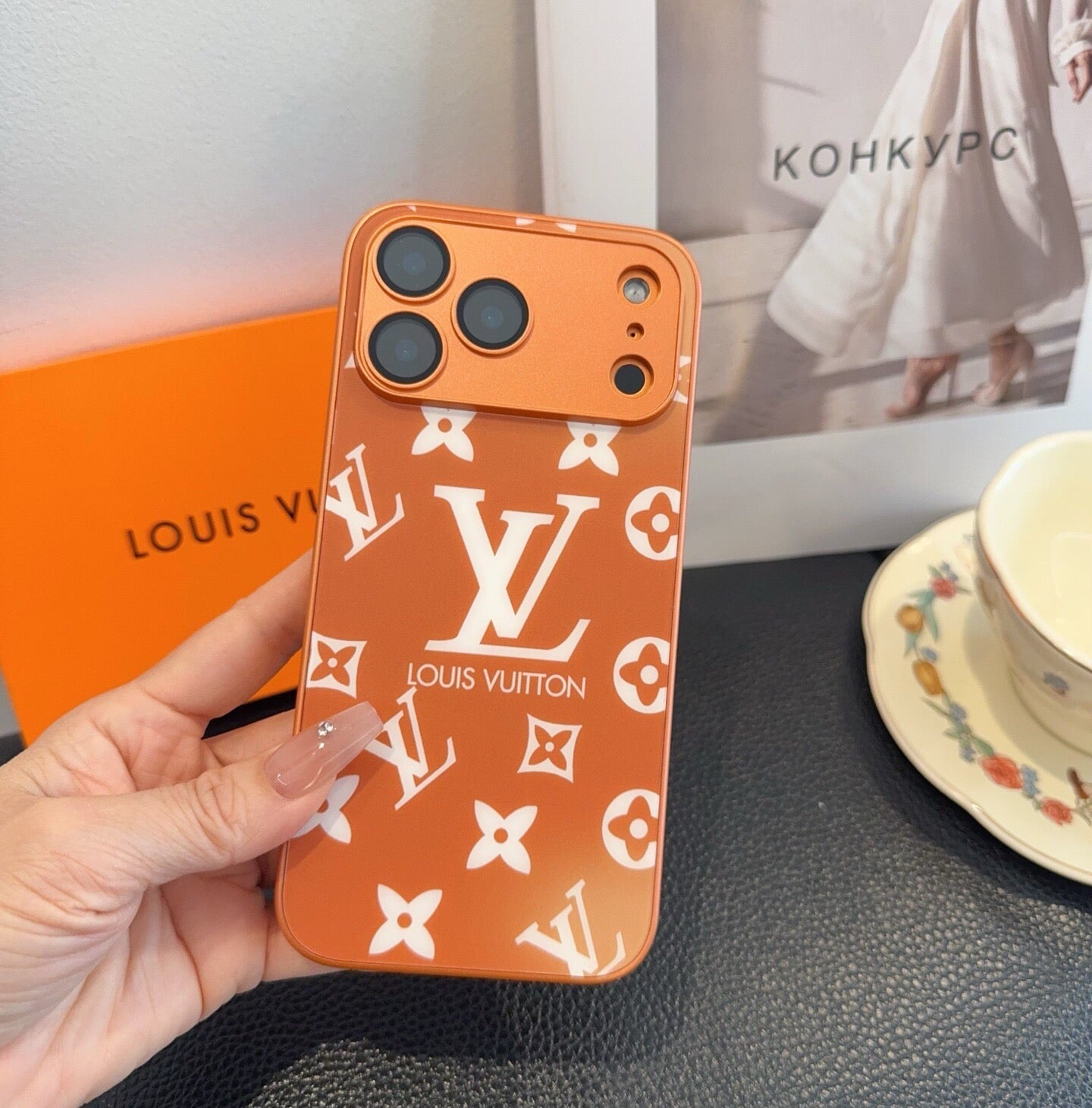 Louis Vuitton White Logo Monogram Card Holder Phone Case 400367