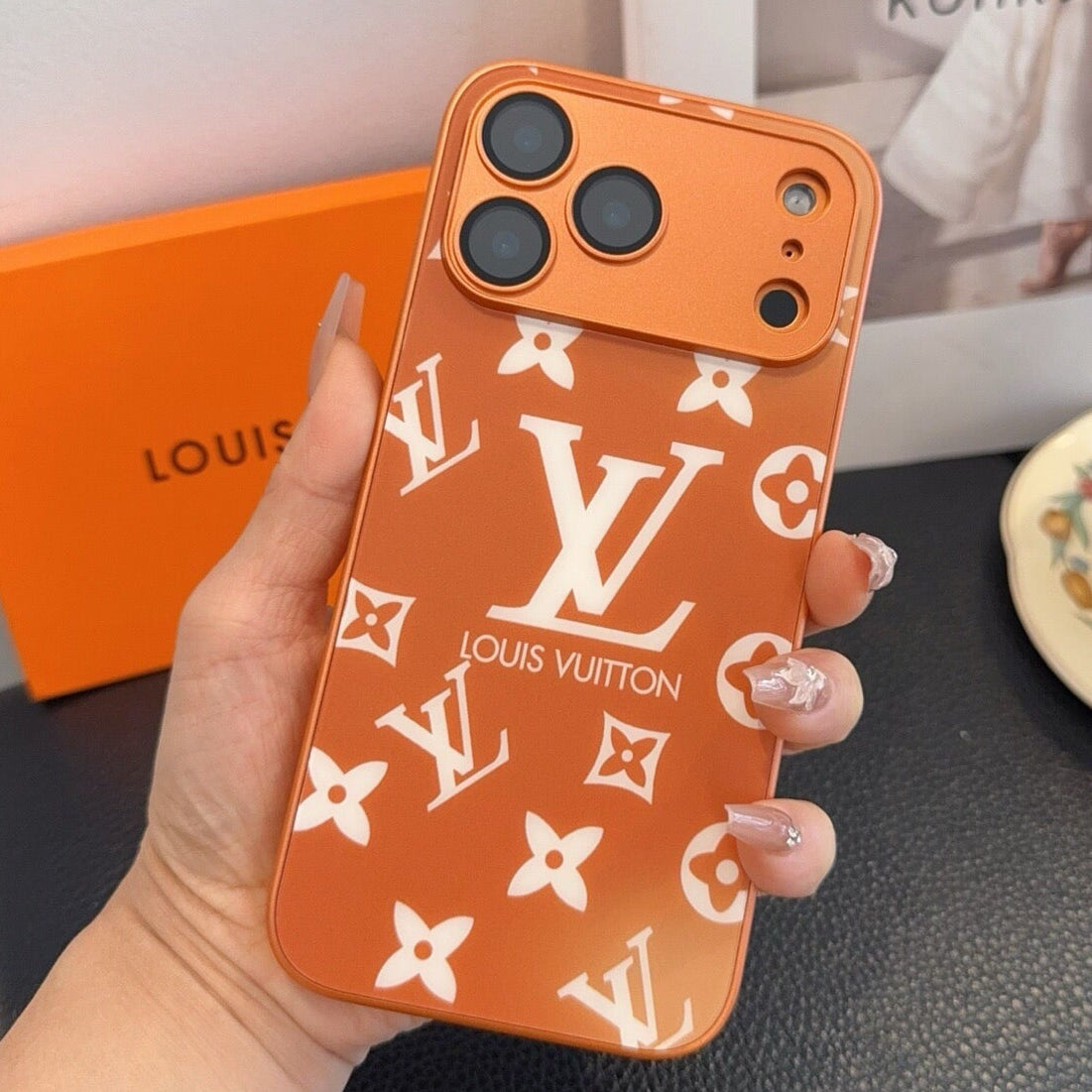 Louis Vuitton White Logo Monogram Card Holder Phone Case 400367