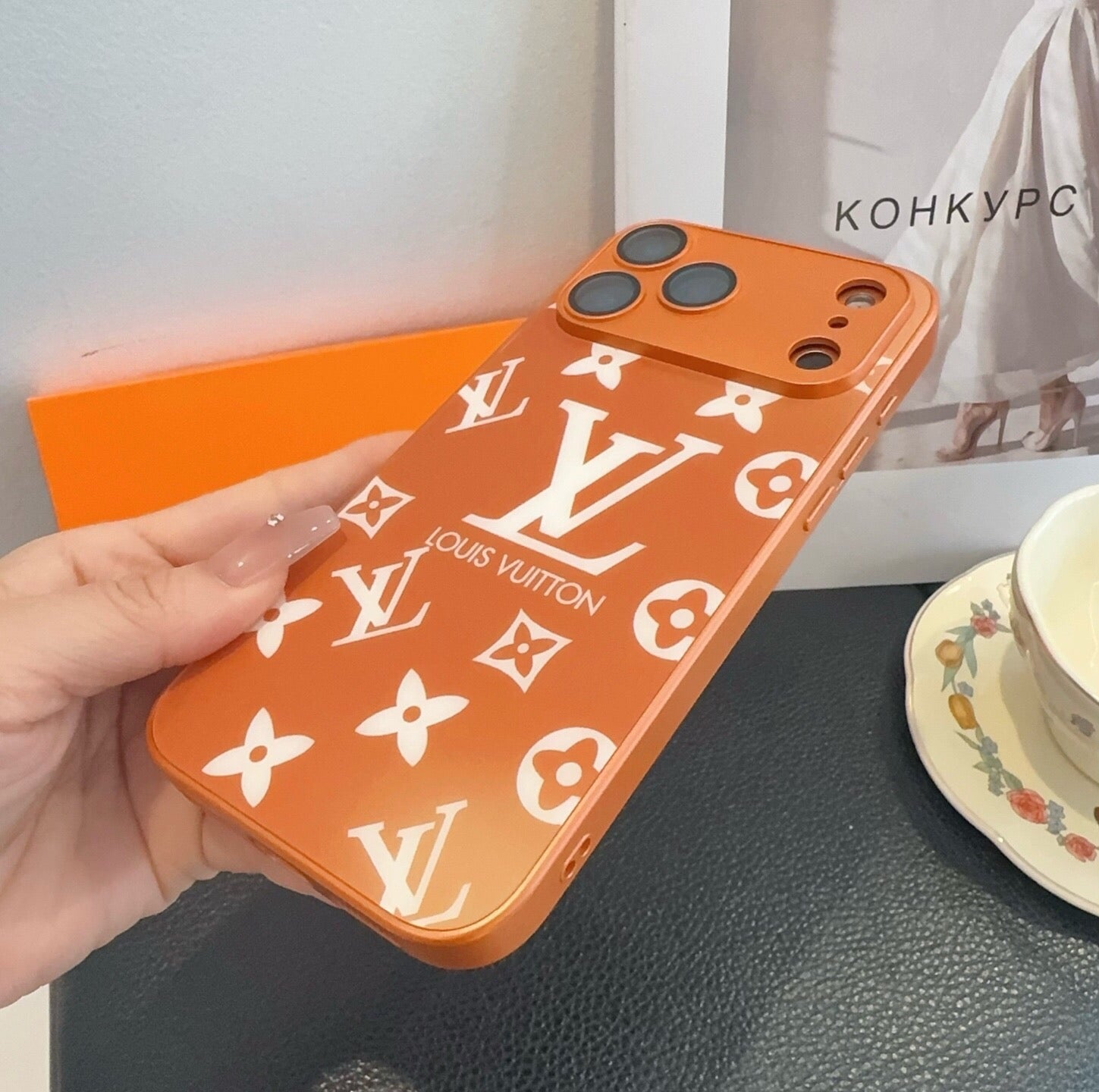 Louis Vuitton White Logo Monogram Card Holder Phone Case 400367
