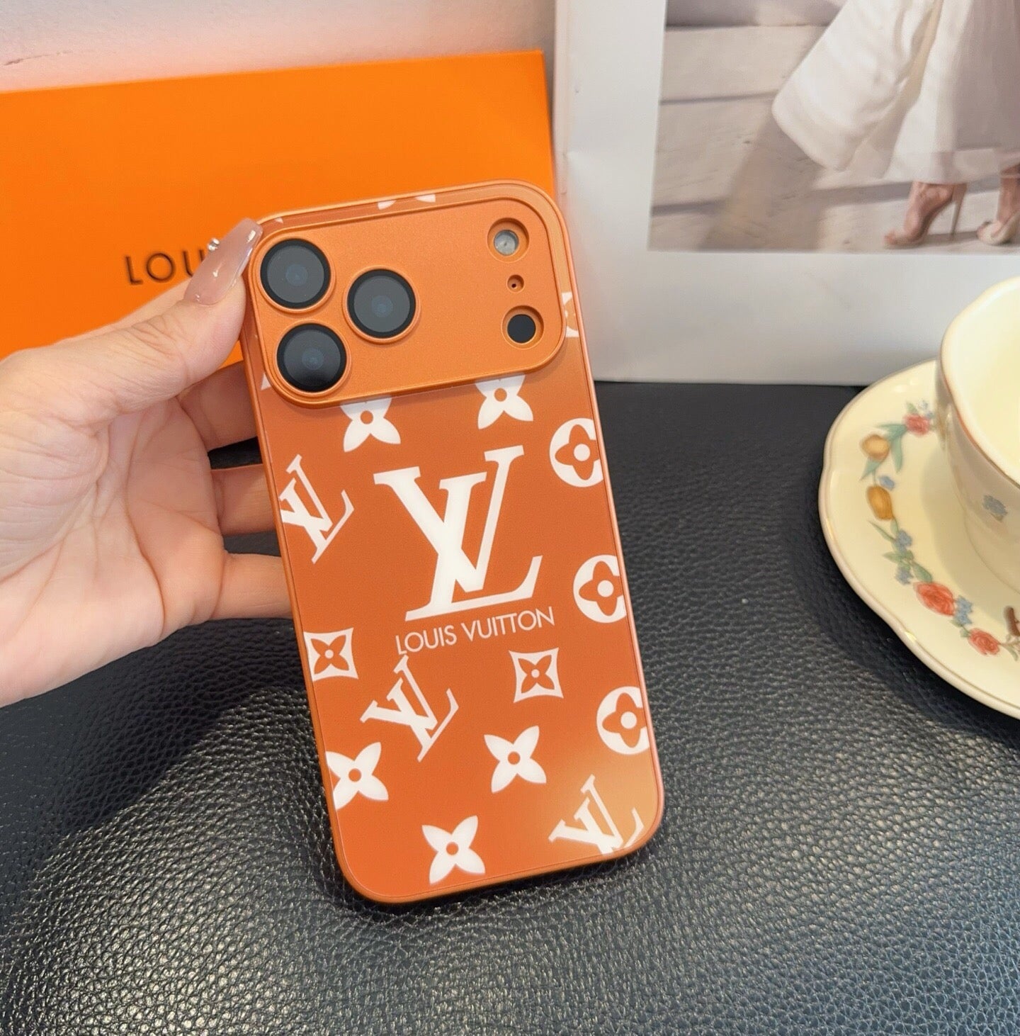 Louis Vuitton White Logo Monogram Card Holder Phone Case 400367