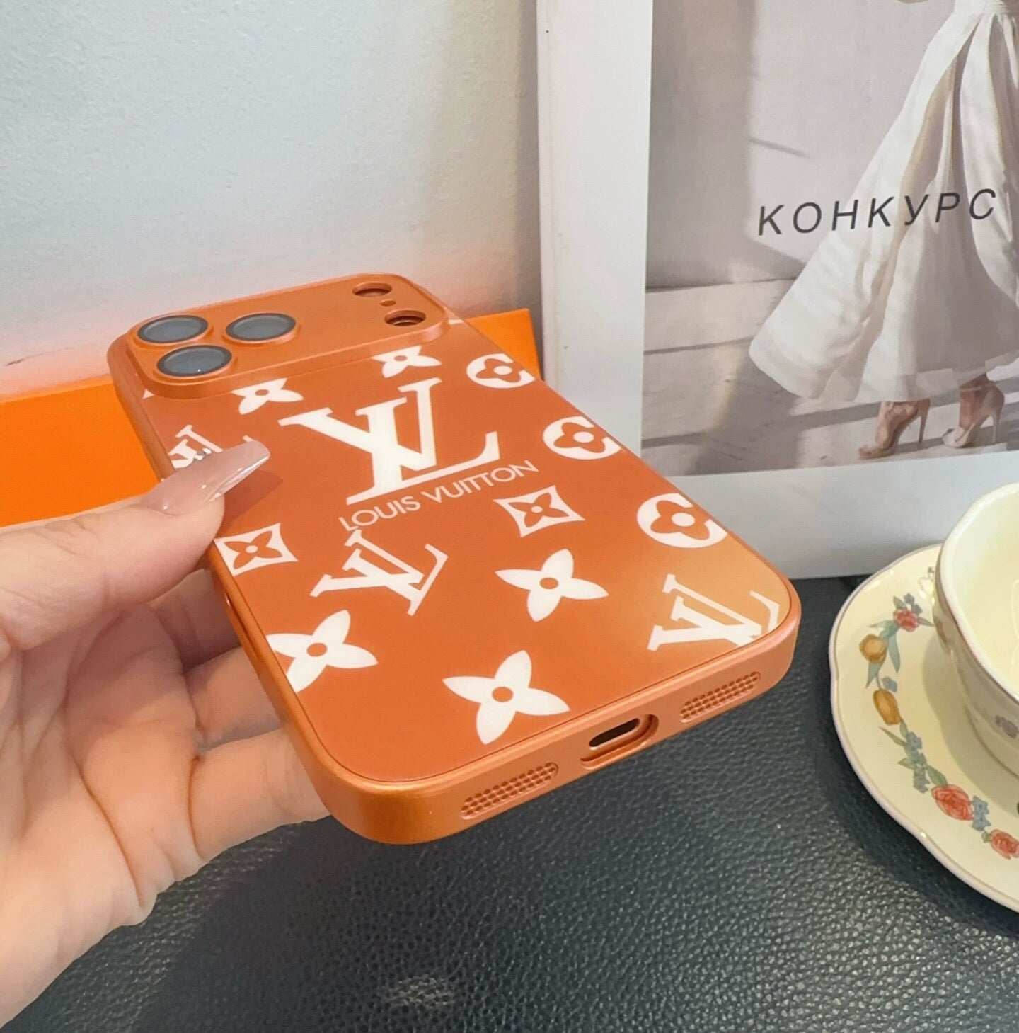 Louis Vuitton White Logo Monogram Card Holder Phone Case 400367
