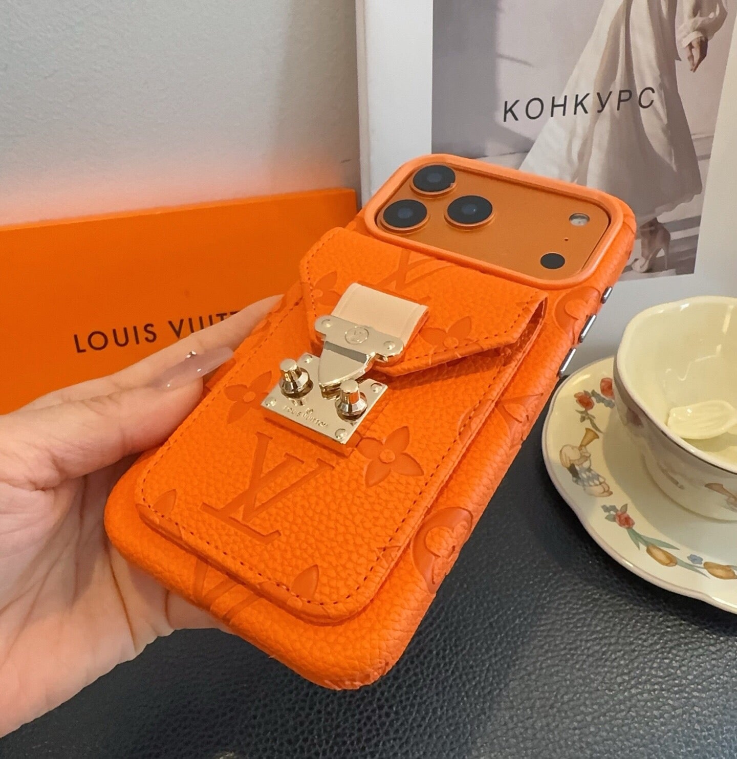 Louis Vuitton Monogram Card Holder Phone Case 400372