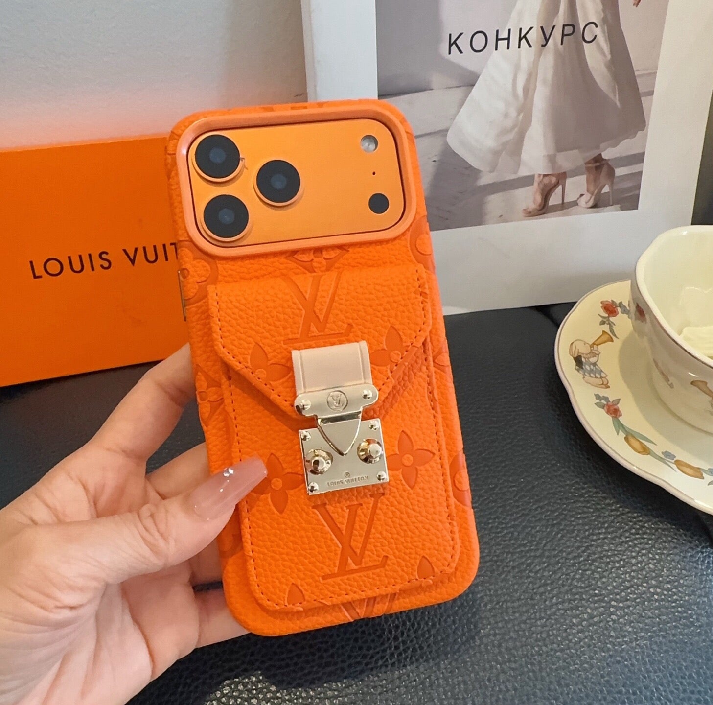 Louis Vuitton Monogram Card Holder Phone Case 400372