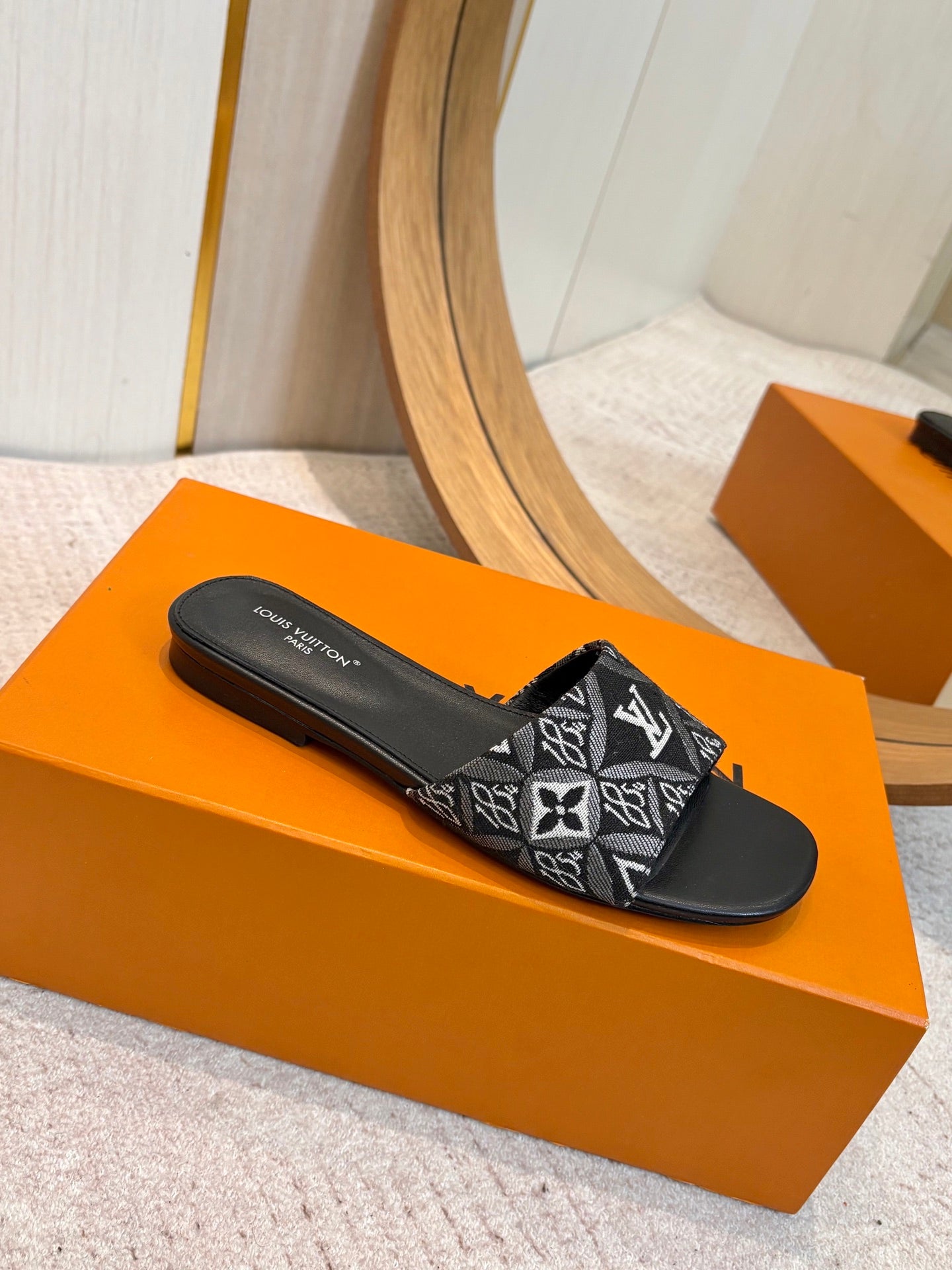 LV 26ss Slippers Black White Denim Leather 671237