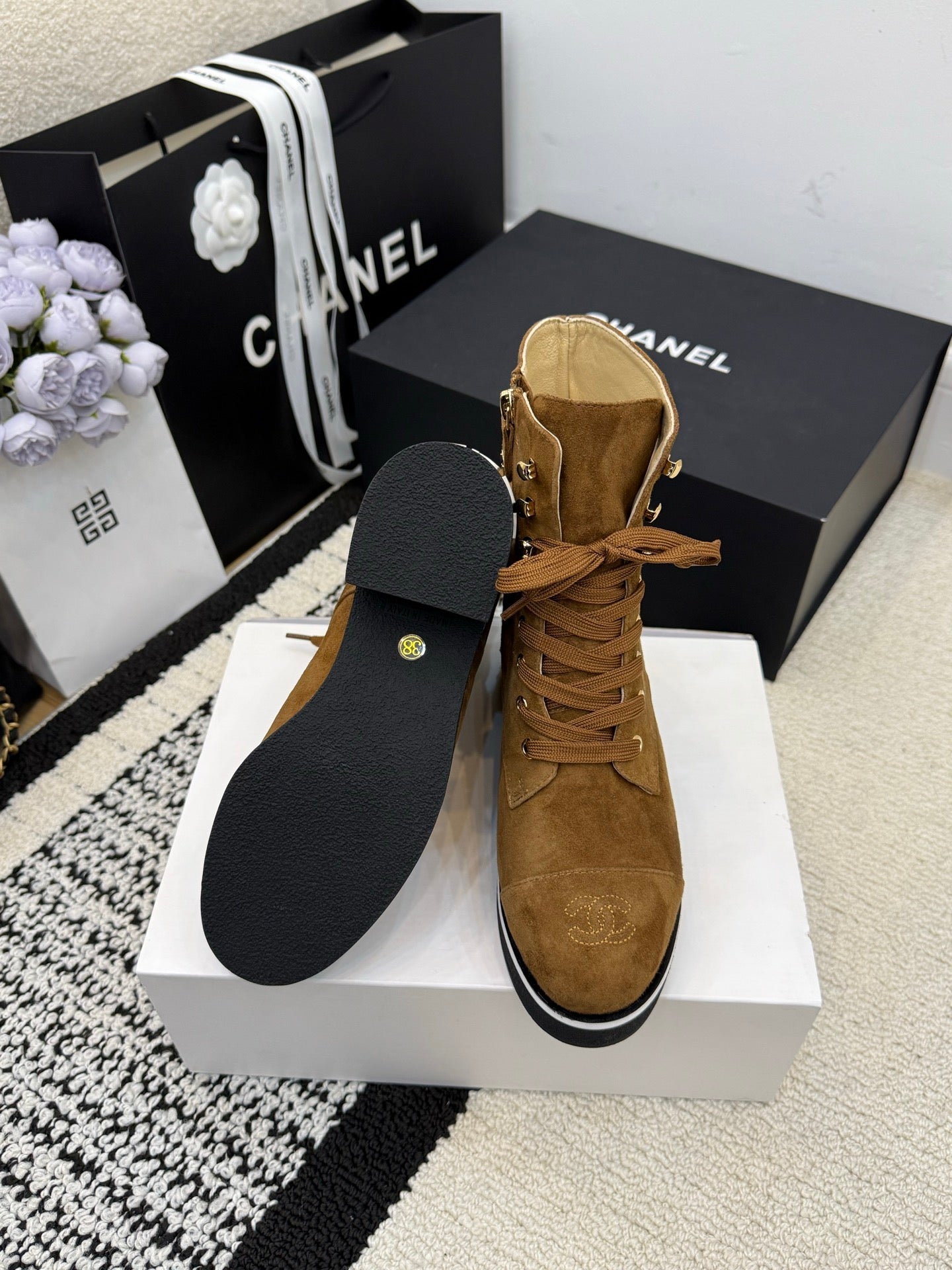 CC 26 Combat Boot Tan Black Suede 588798