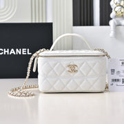 CC 25C Vanity Top Handle 17cm White Grained Calfskin Light Gold Hardware
