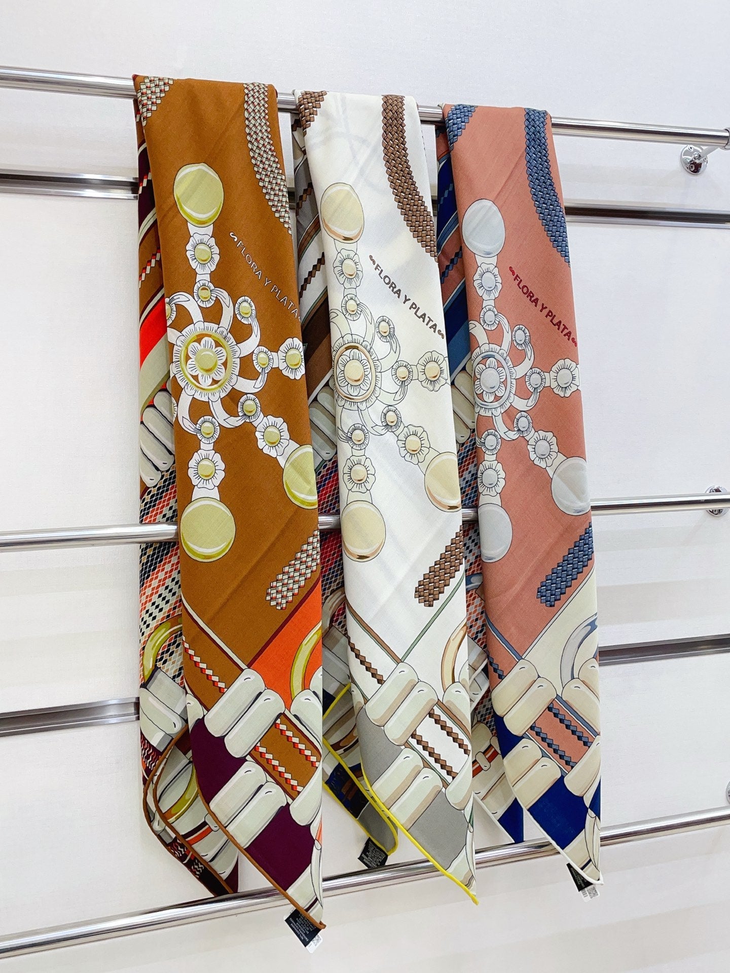 HM 25s Scarf 140cm Brown Blue Beige Cashmere 973323