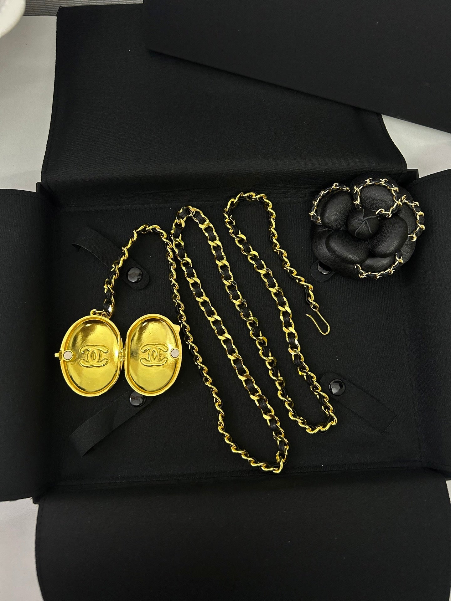 Chanel 2026 Jumbo Gold Plate Oval Belt Gold 214360
