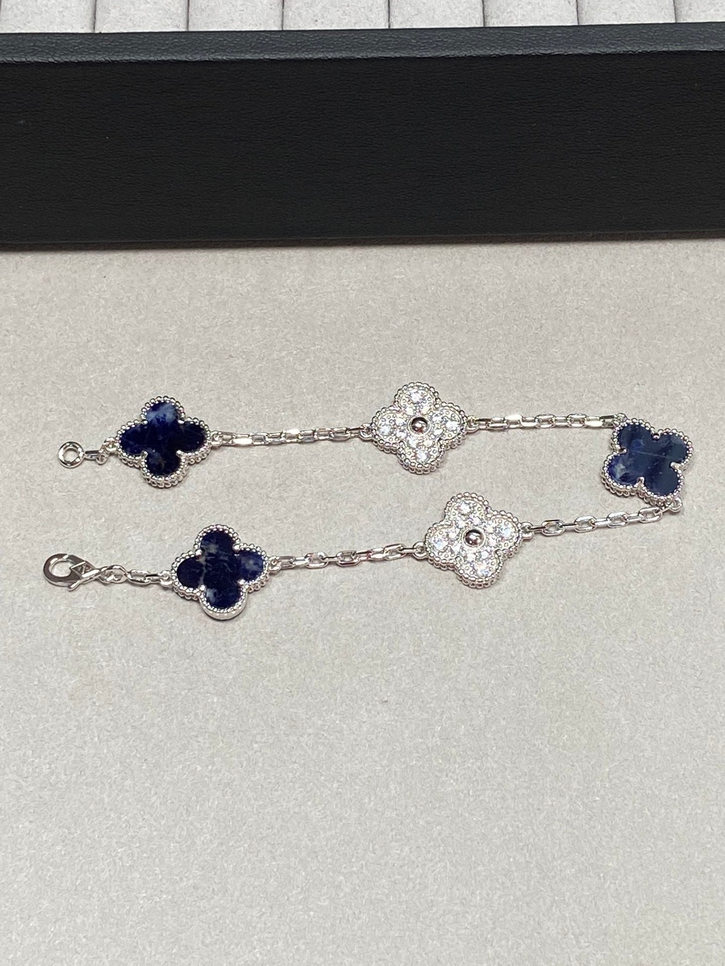 VCA Clover Blue 5 Motifs Sliver Bracelet