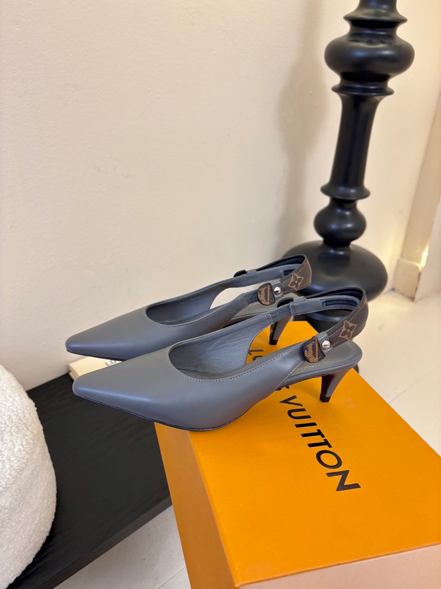 LV 26ss Legacy Slingback 45 Gray Sheepskin 627238