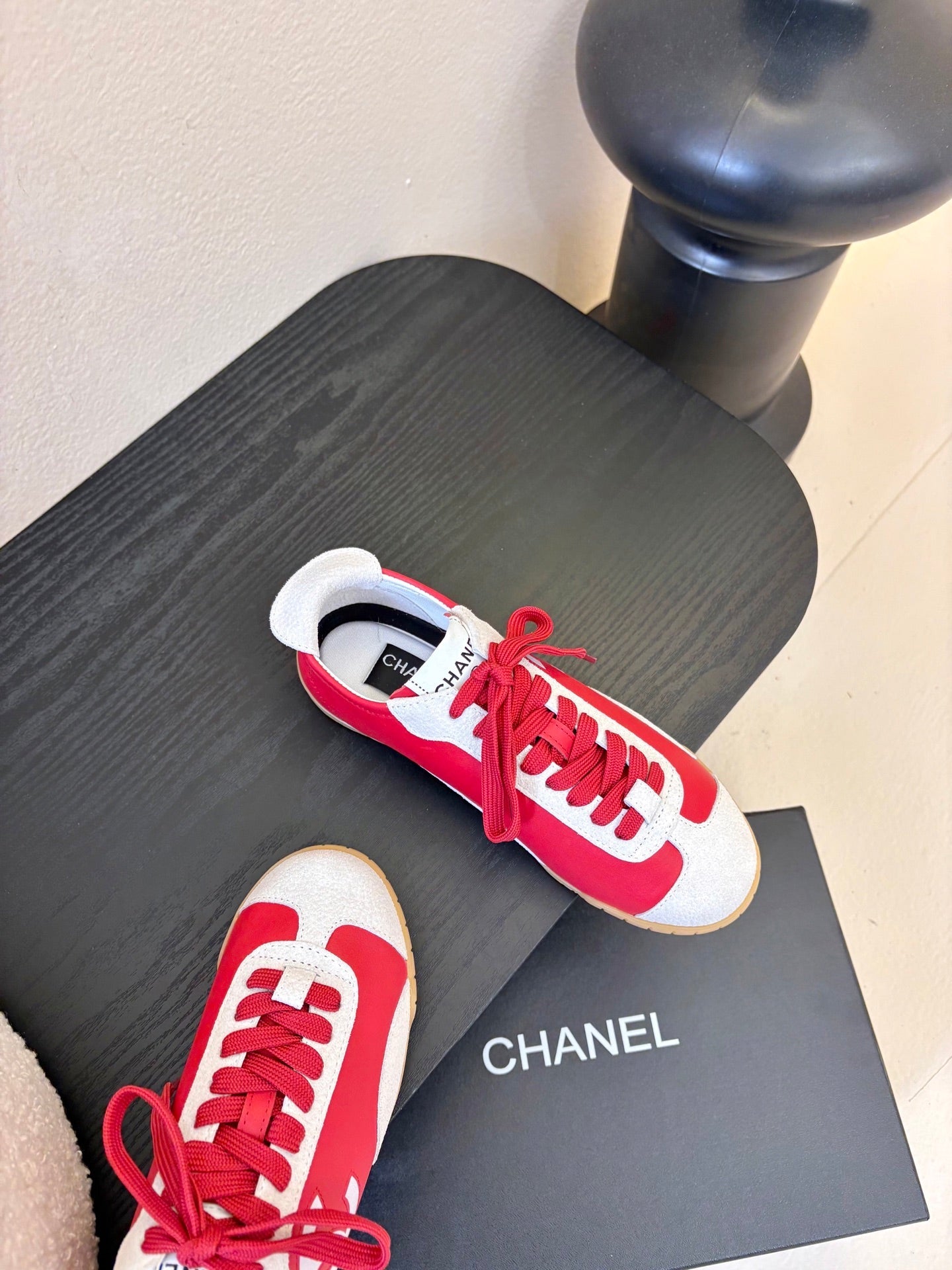 CC 26s Sneakers White Red Sheepskin 627221