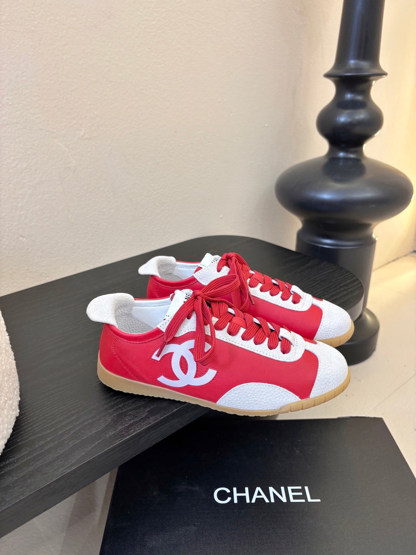 CC 26s Sneakers White Red Sheepskin 627221