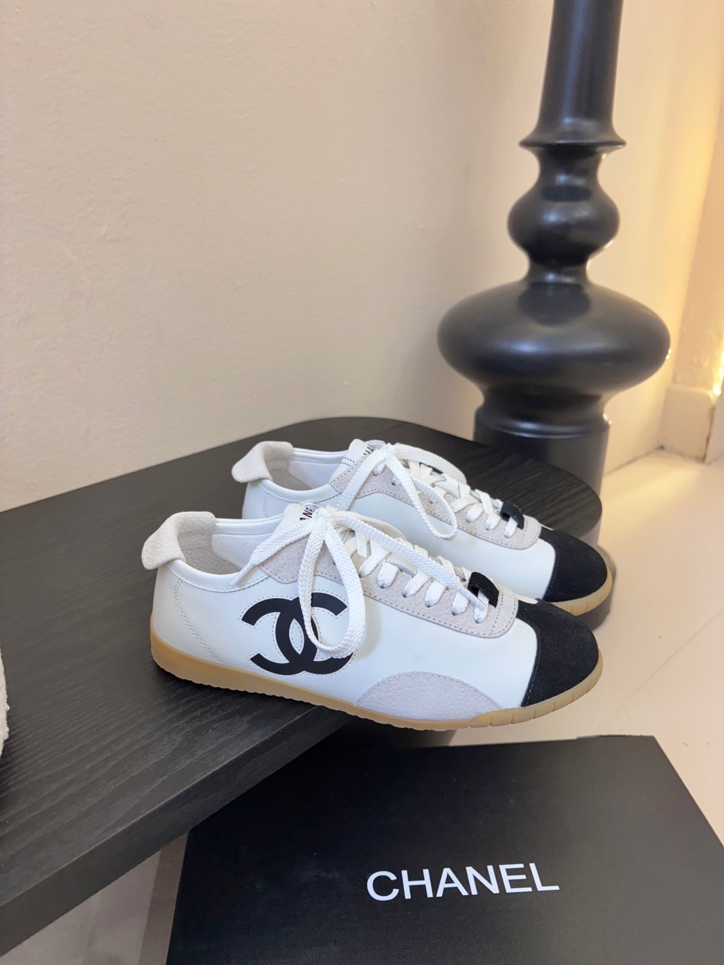 CC 26s Sneakers White Black Sheepskin 627222