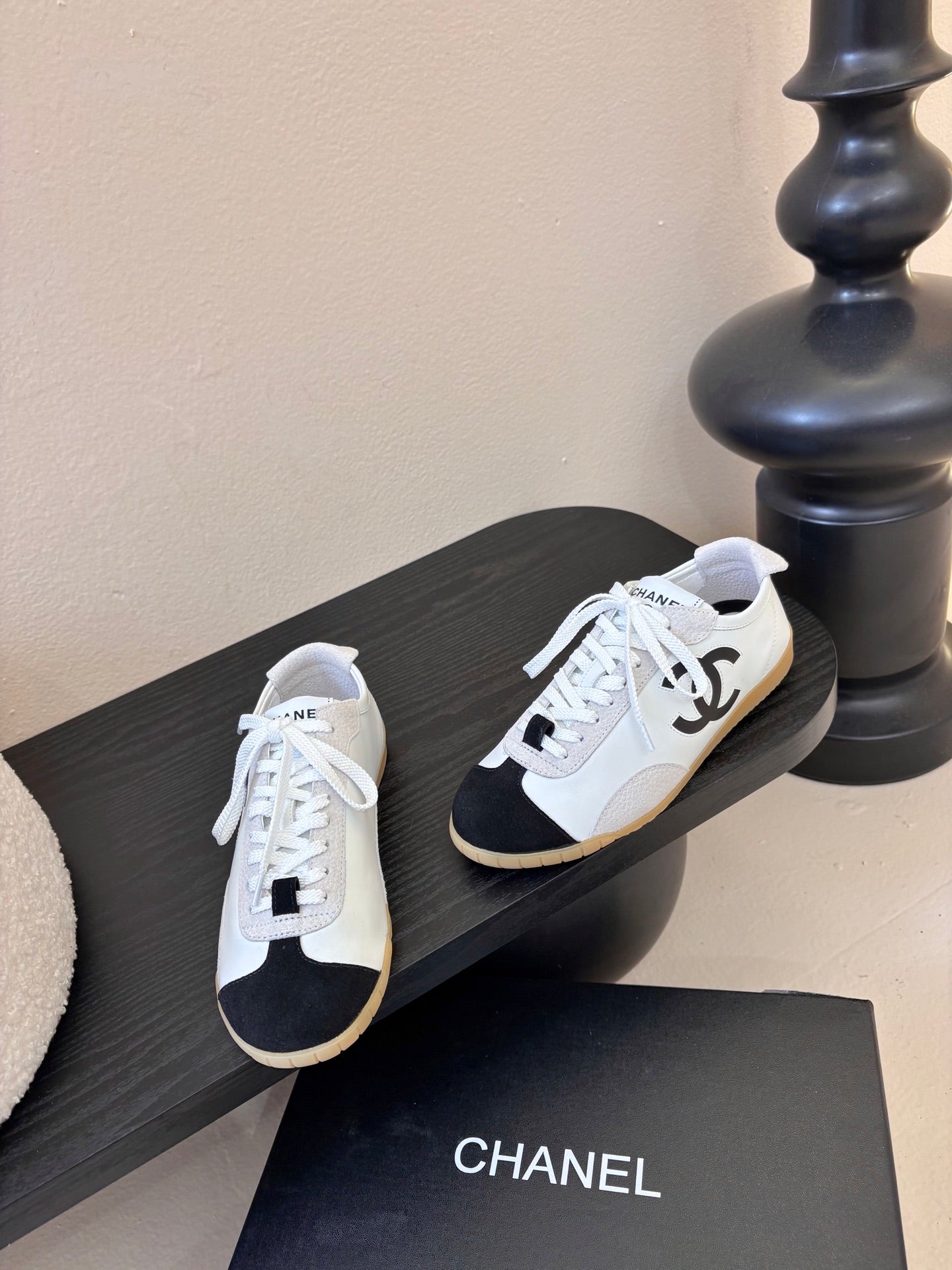 CC 26s Sneakers White Black Sheepskin 627222