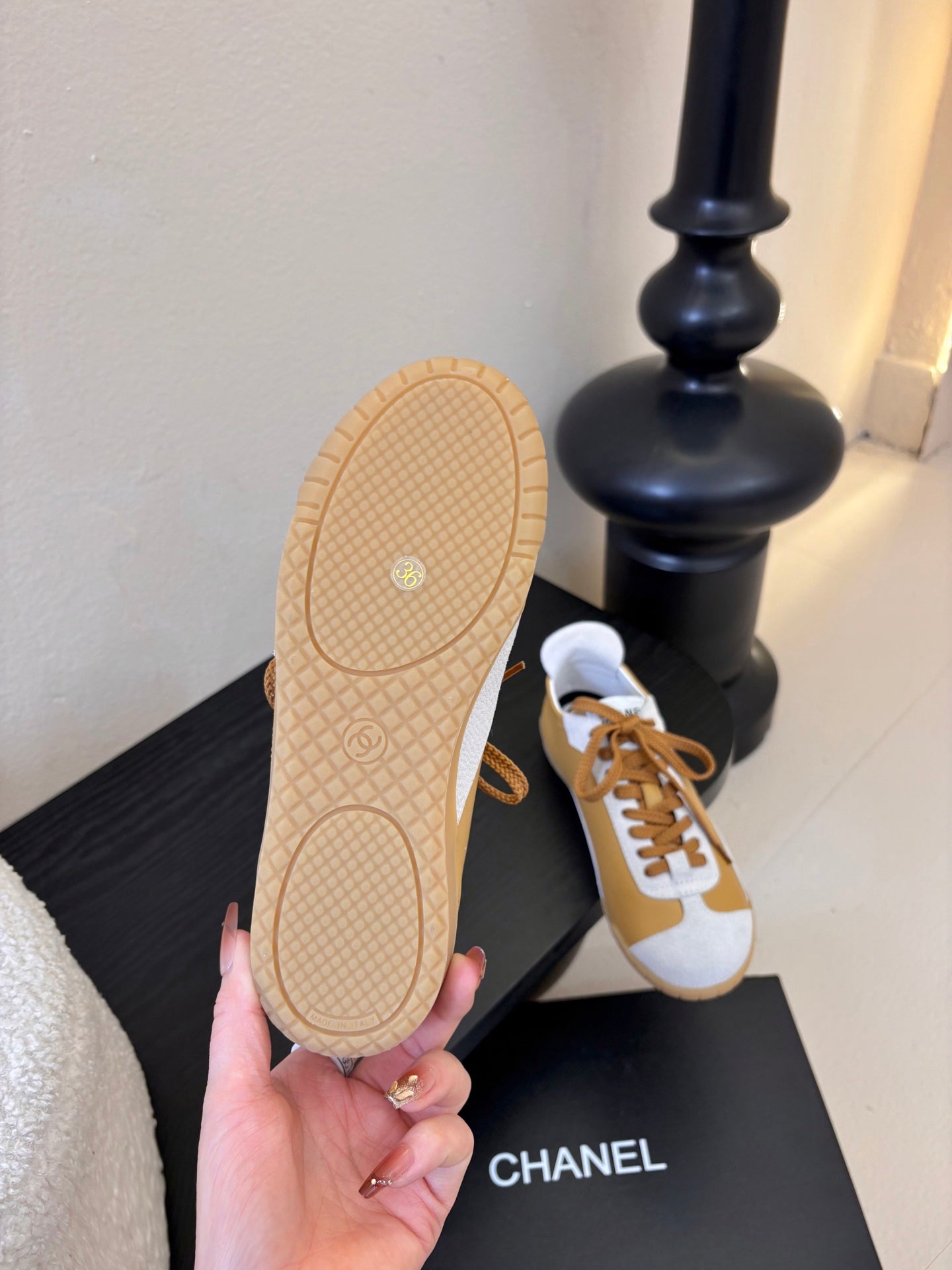 CC 26s Sneakers Light Brown White Sheepskin 627223