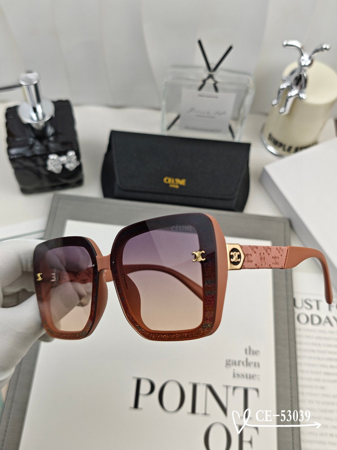 TRIOMPHE SQUARE SUNGLASSES 53039 IN ACETATE