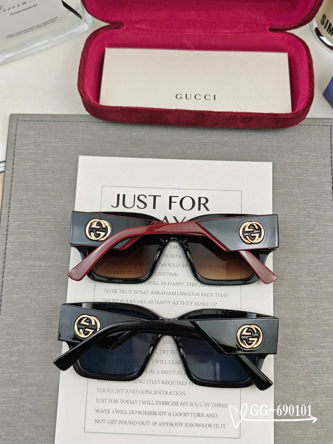 Gucci Sunglasses 561919