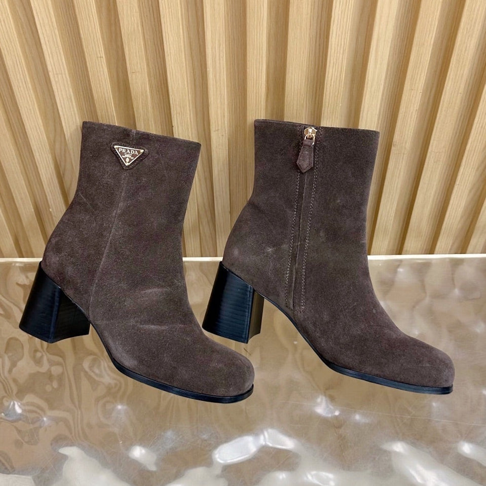 Prada 25 Boot Brown Black Suede 498222