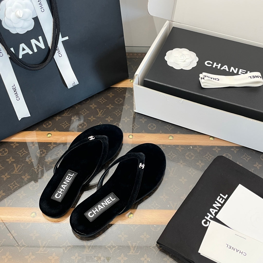 cc thongs black velvet