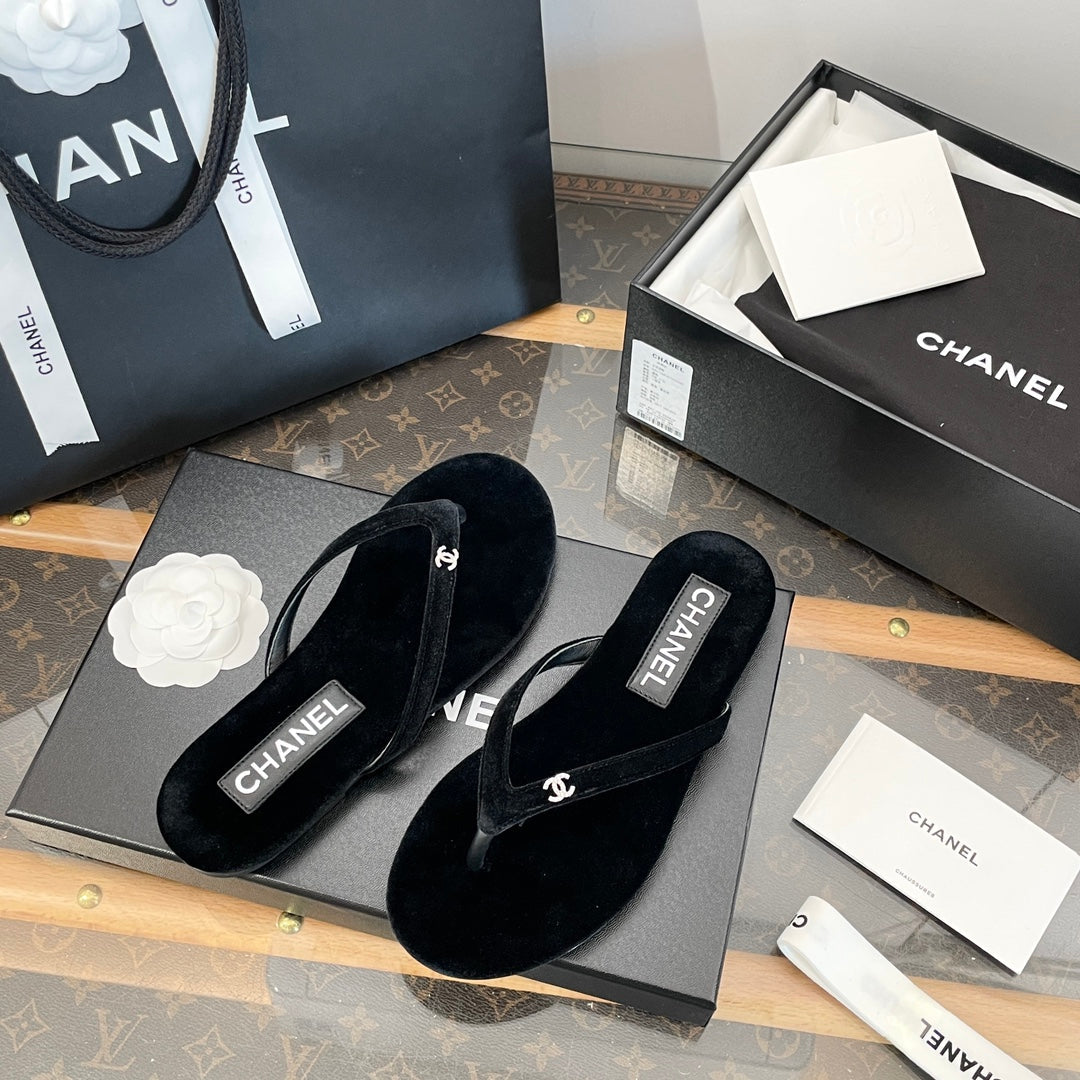 cc thongs velvet