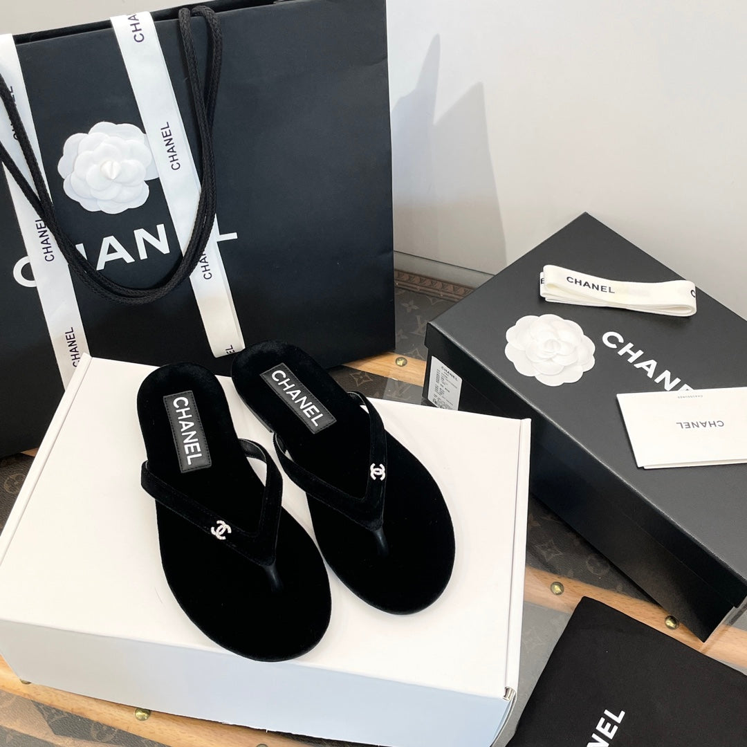 cc thongs black velvet