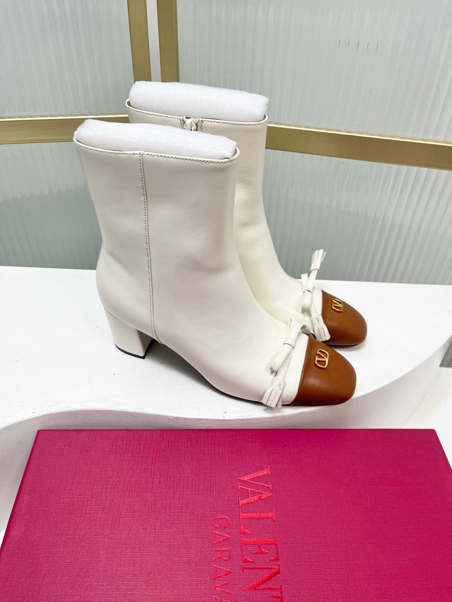 Valentino 2025 Bow Square Toe  Zipper Ankle Boot White Brown Cowhide 549735