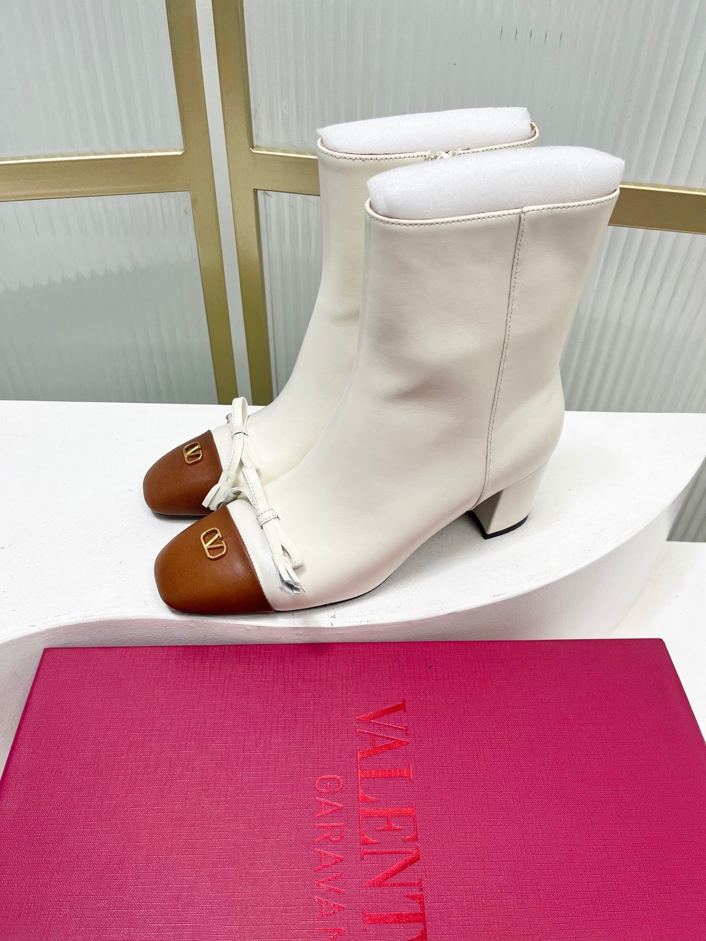 Valentino 2025 Bow Square Toe  Zipper Ankle Boot White Brown Cowhide 549735