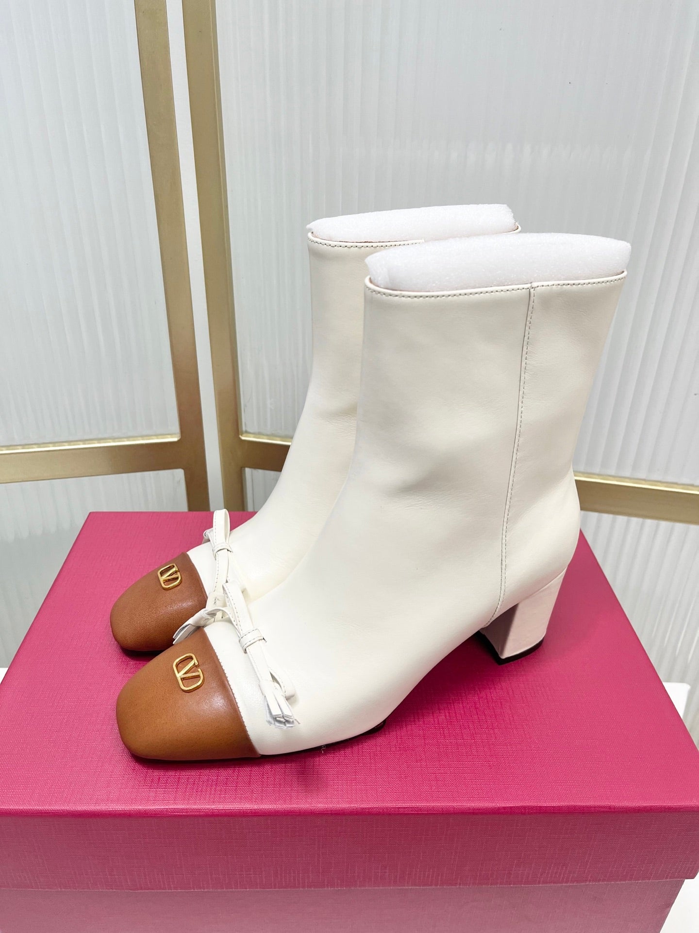 Valentino 2025 Bow Square Toe  Zipper Ankle Boot White Brown Cowhide 549735