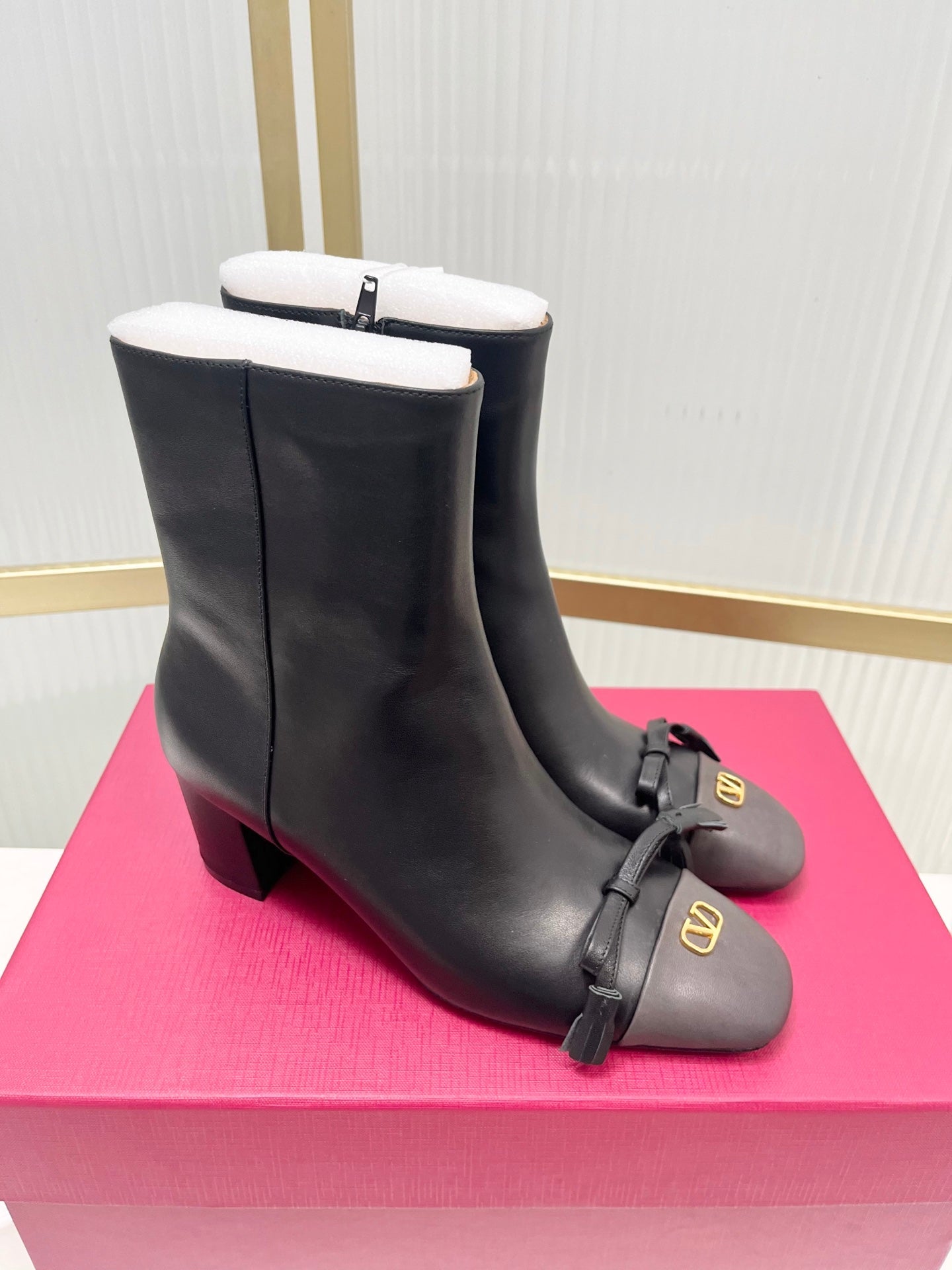 Valentino 2025 Bow Square Toe  Zipper Ankle Boot Black Cowhide 549736