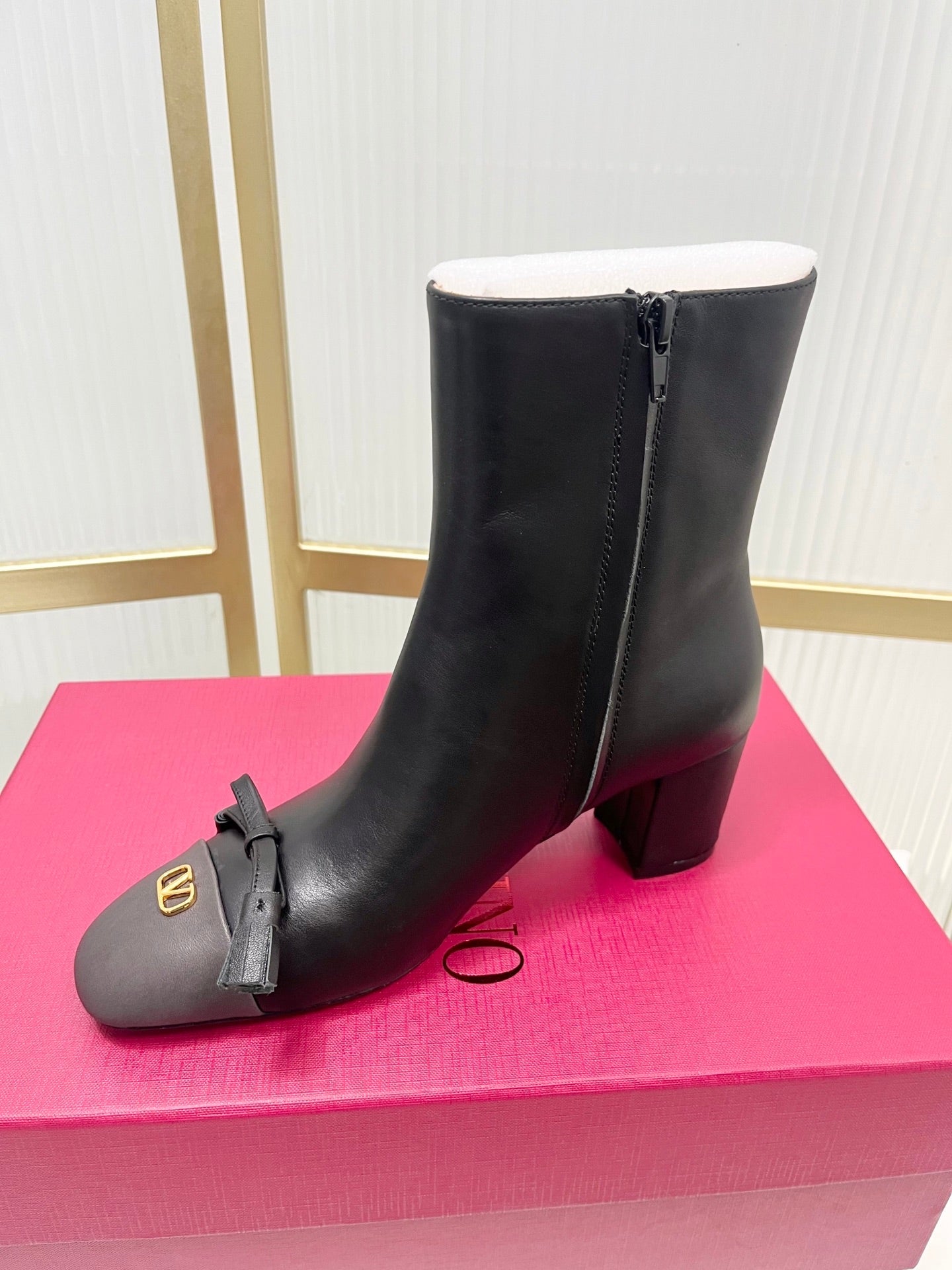 Valentino 2025 Bow Square Toe  Zipper Ankle Boot Black Cowhide 549736
