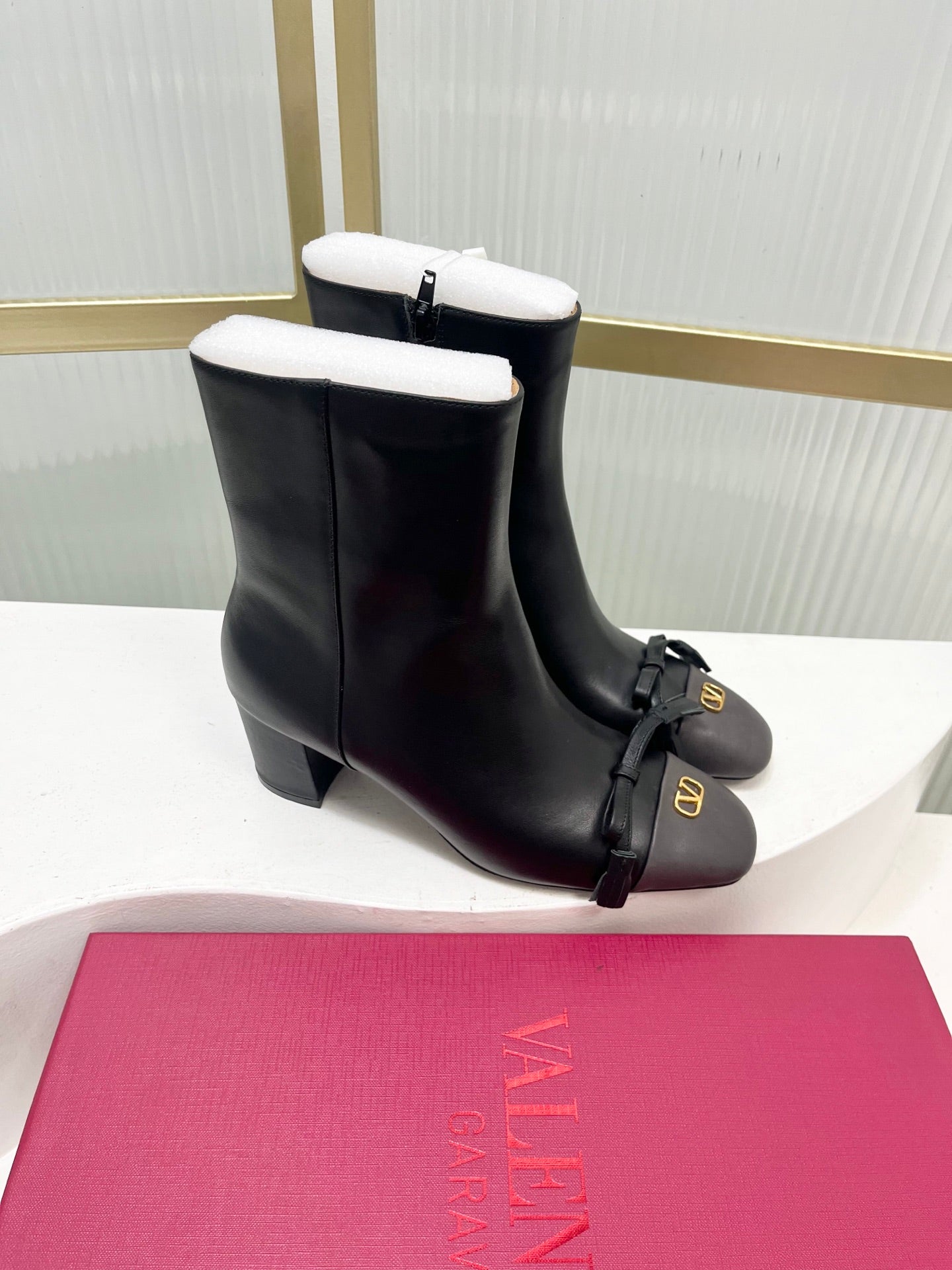 Valentino 2025 Bow Square Toe  Zipper Ankle Boot Black Cowhide 549736