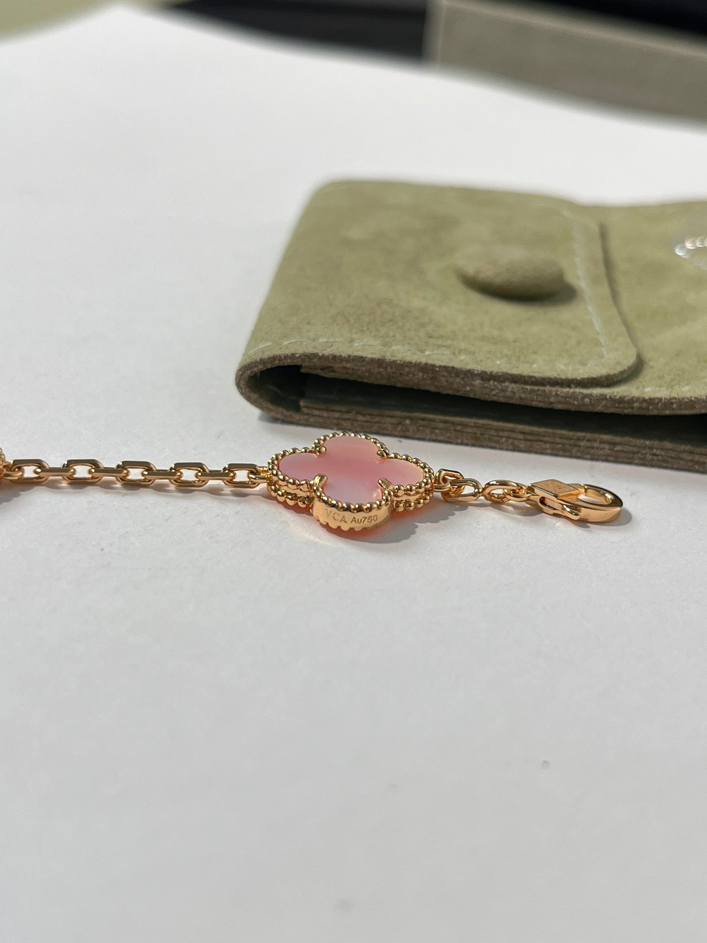 VCA Clover Vintage 5 Motifs Pink Mop Pink Gold Bracelet