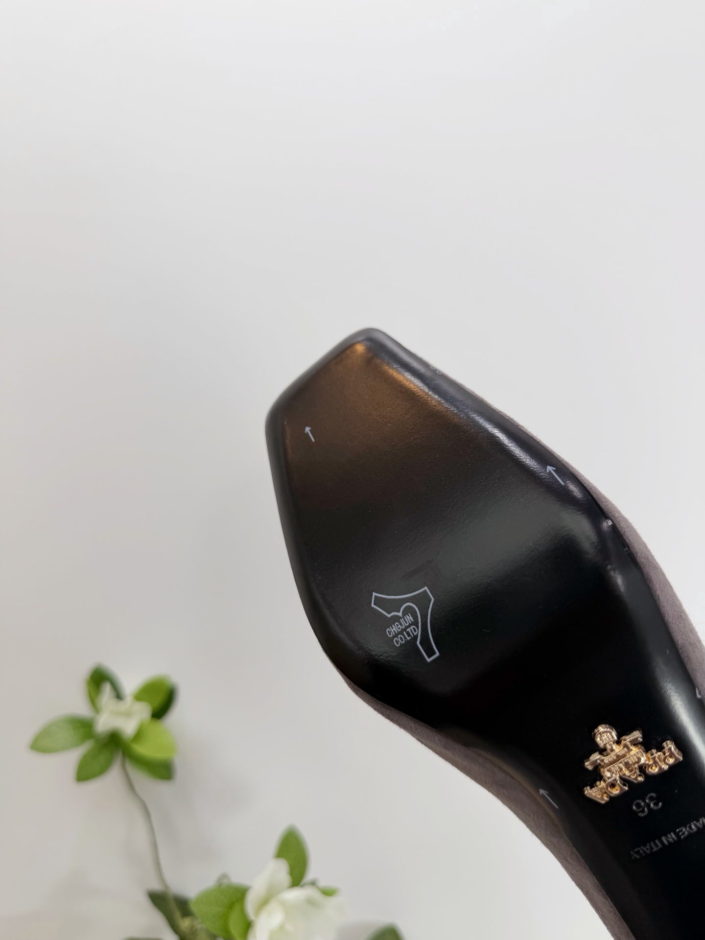 PRA 26SS Square-toe Block Heels  85 Dark Gray Suede 592361