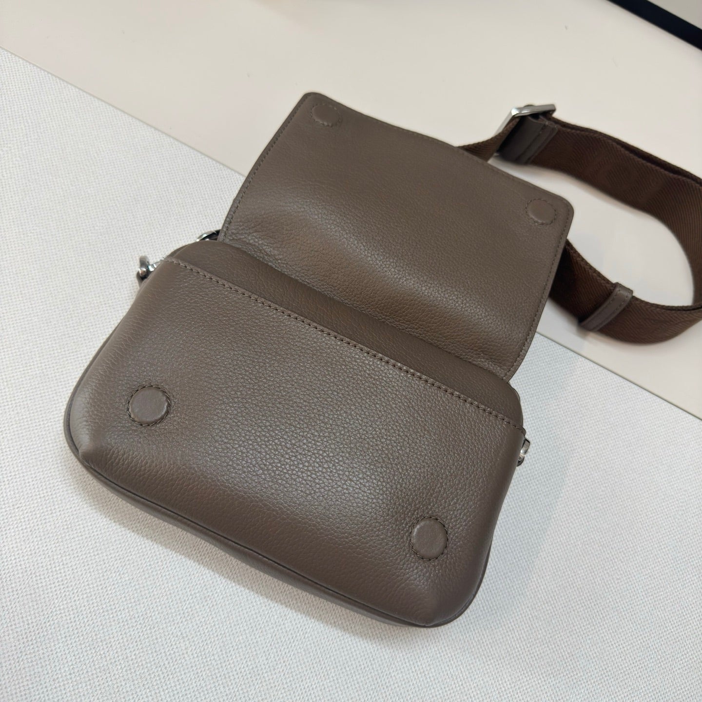 Loewe 2025 Small Pebble Messenger Bag Brown Grained Calfskin 274597