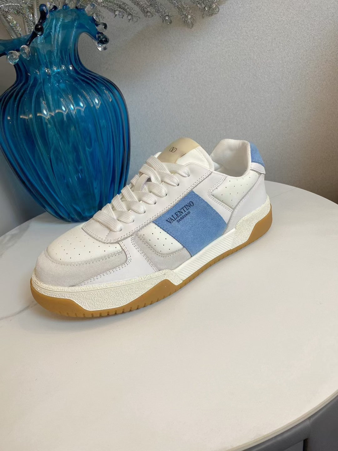 VT 25S  Casual Sneakers White Blue Cowhide Suede 563097