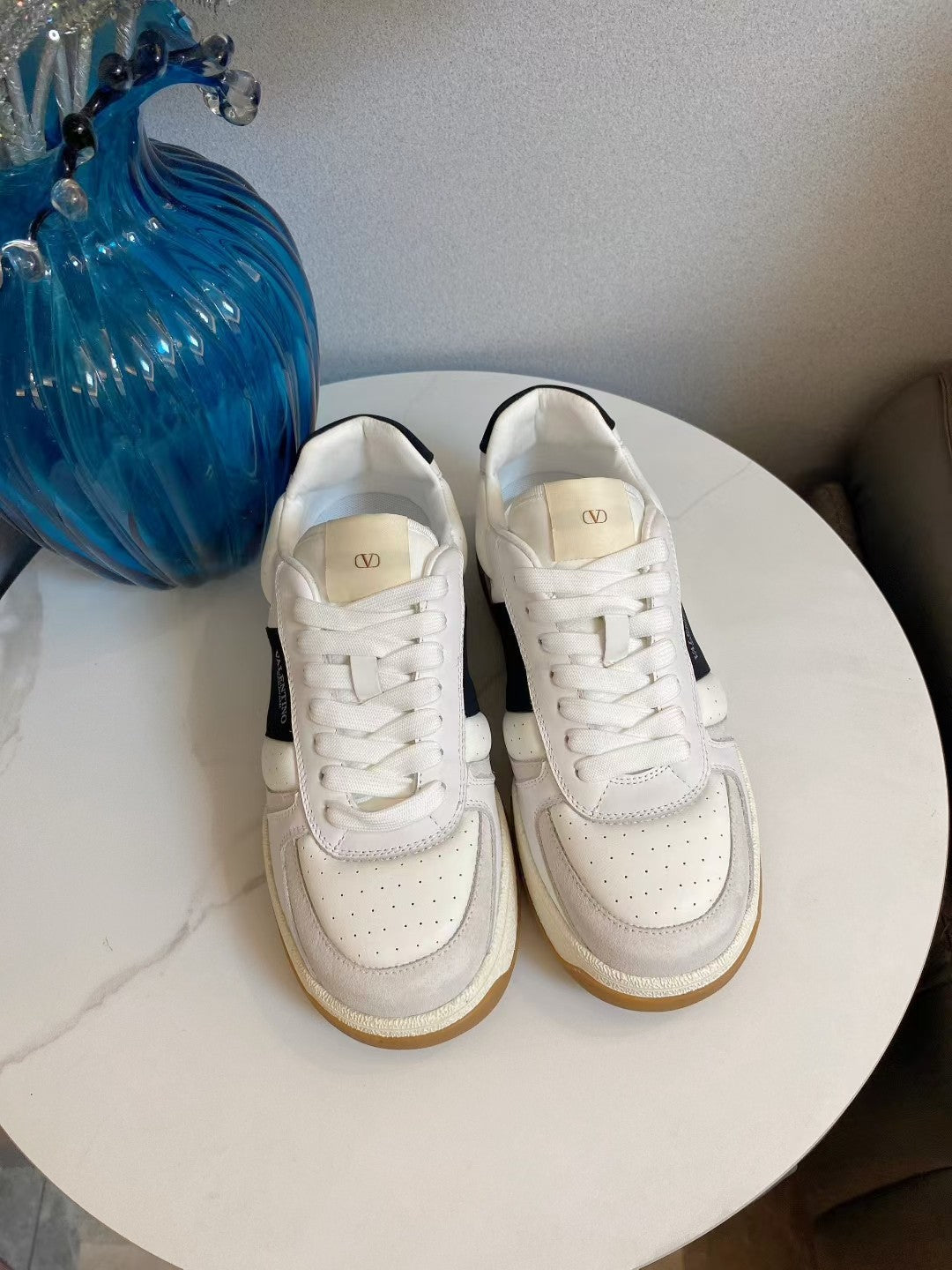 VT 25S  Casual Sneakers White Black Cowhide Suede 563098